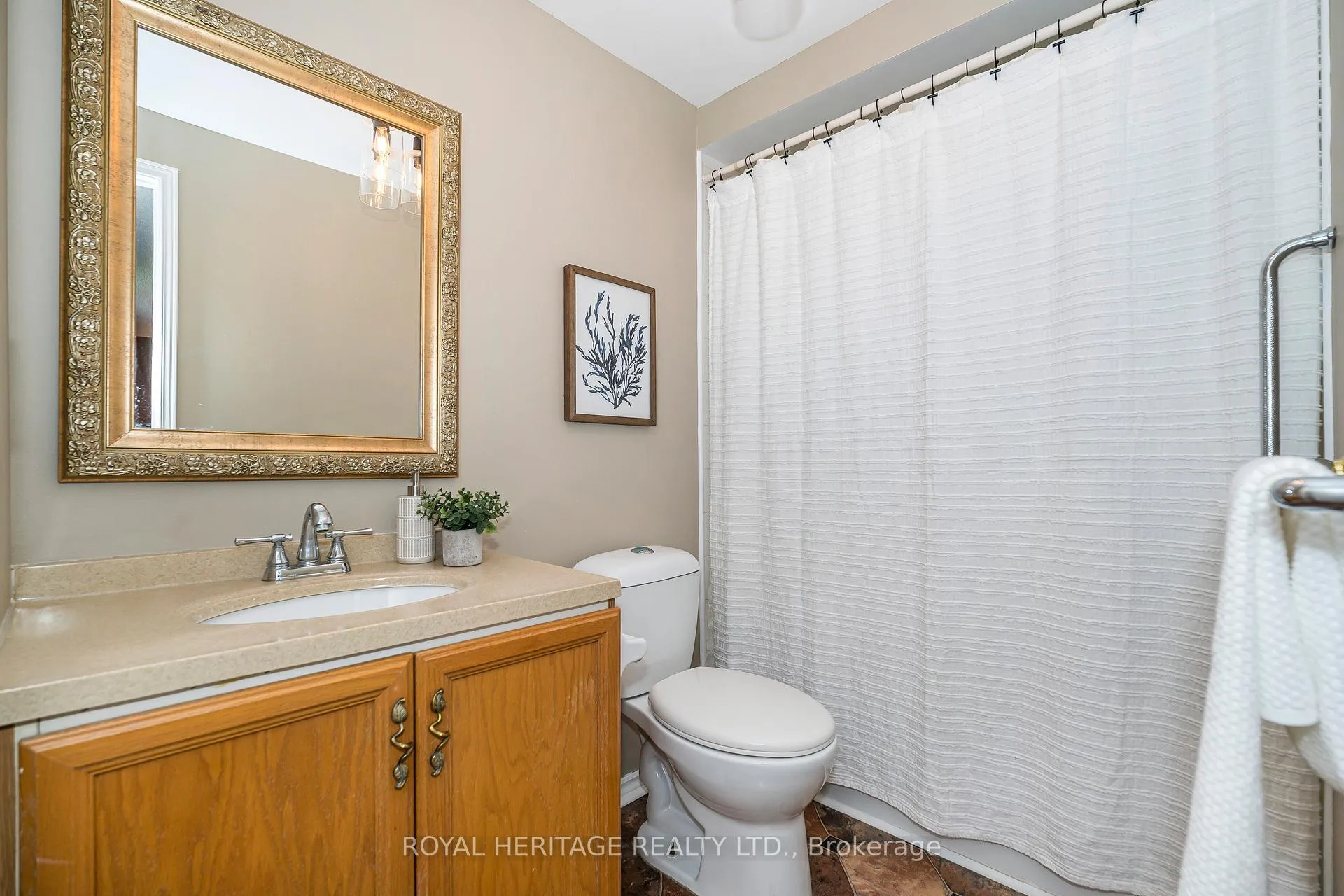 Photo 26 of 67 hughes Crescent, Ajax, Central — HOMEH