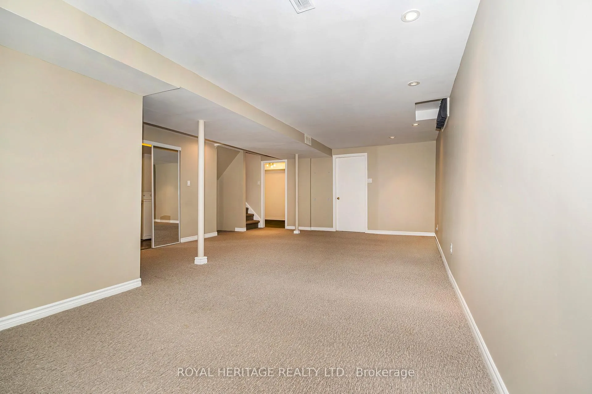 Photo 33 of 67 hughes Crescent, Ajax, Central — HOMEH