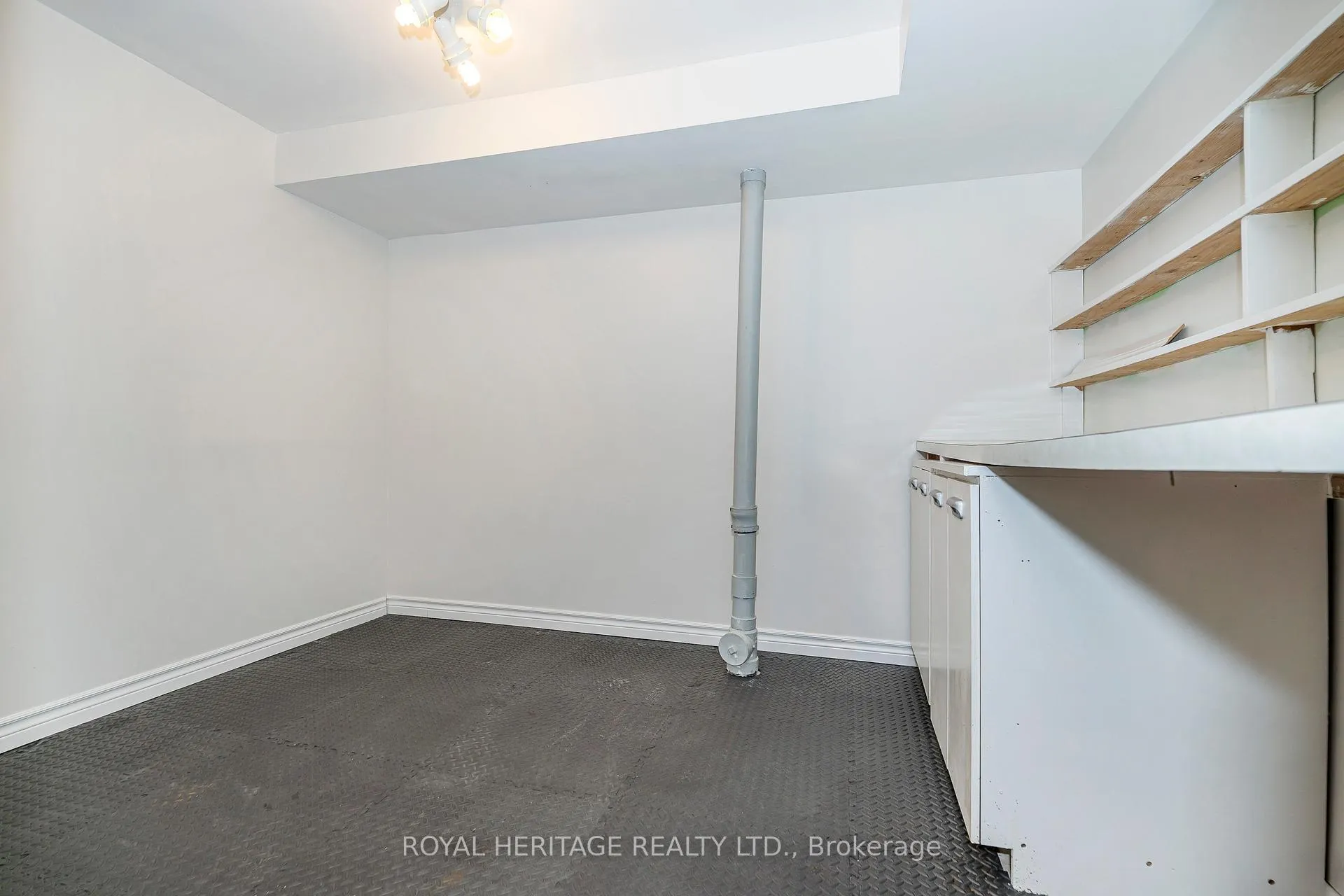 Photo 35 of 67 hughes Crescent, Ajax, Central — HOMEH
