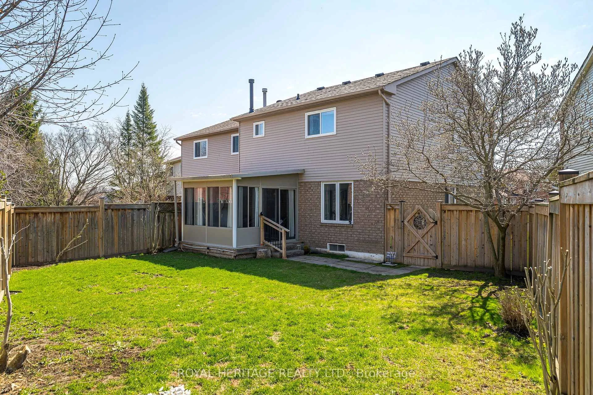 Photo 38 of 67 hughes Crescent, Ajax, Central — HOMEH