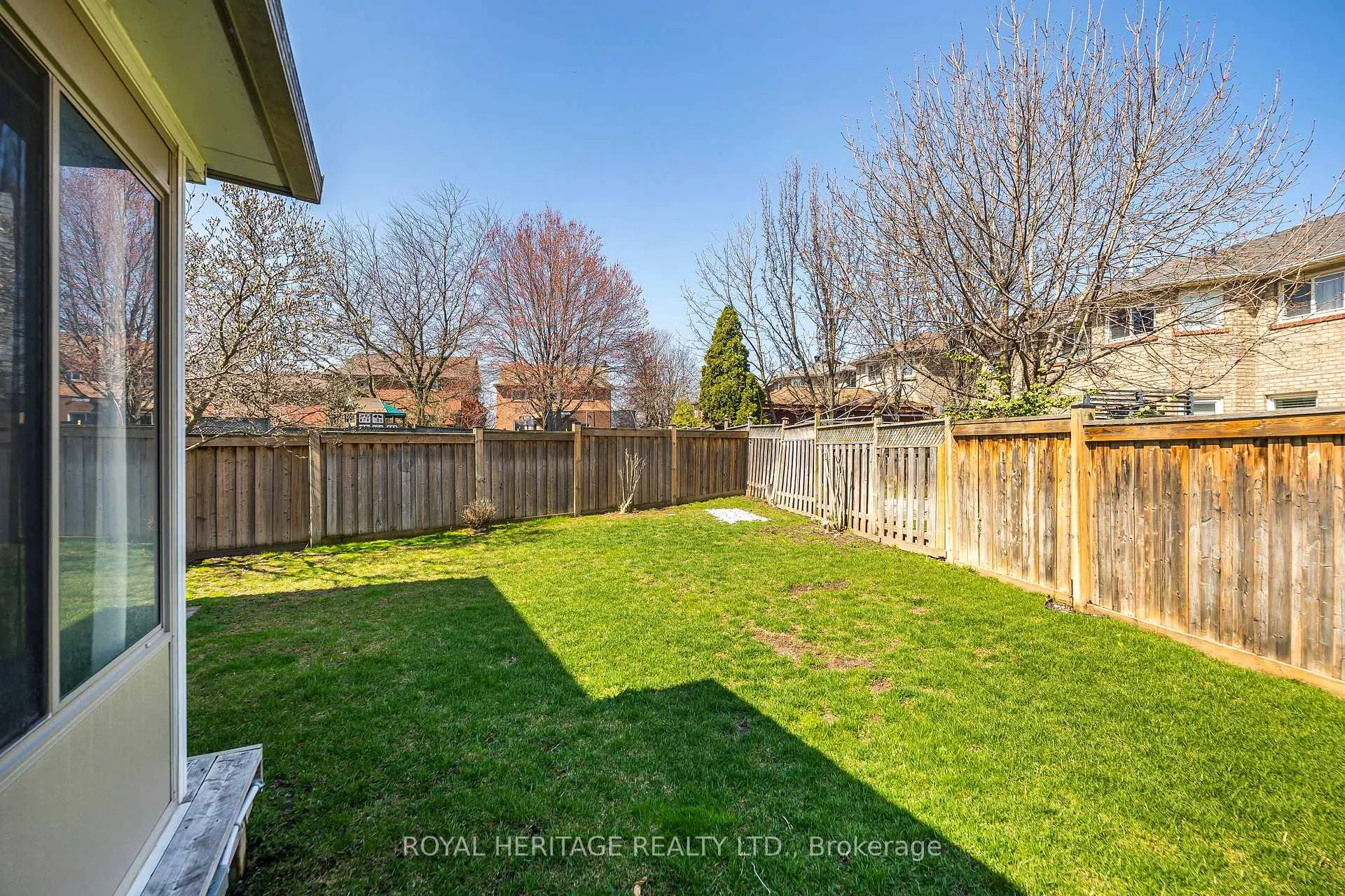 Photo 39 of 67 hughes Crescent, Ajax, Central — HOMEH