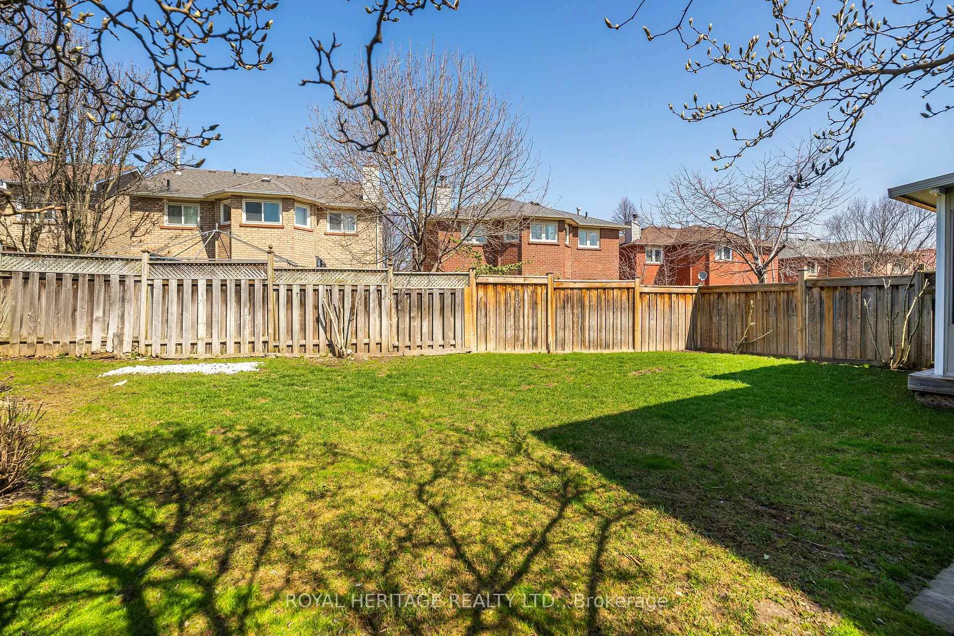 Photo 40 of 67 hughes Crescent, Ajax, Central — HOMEH