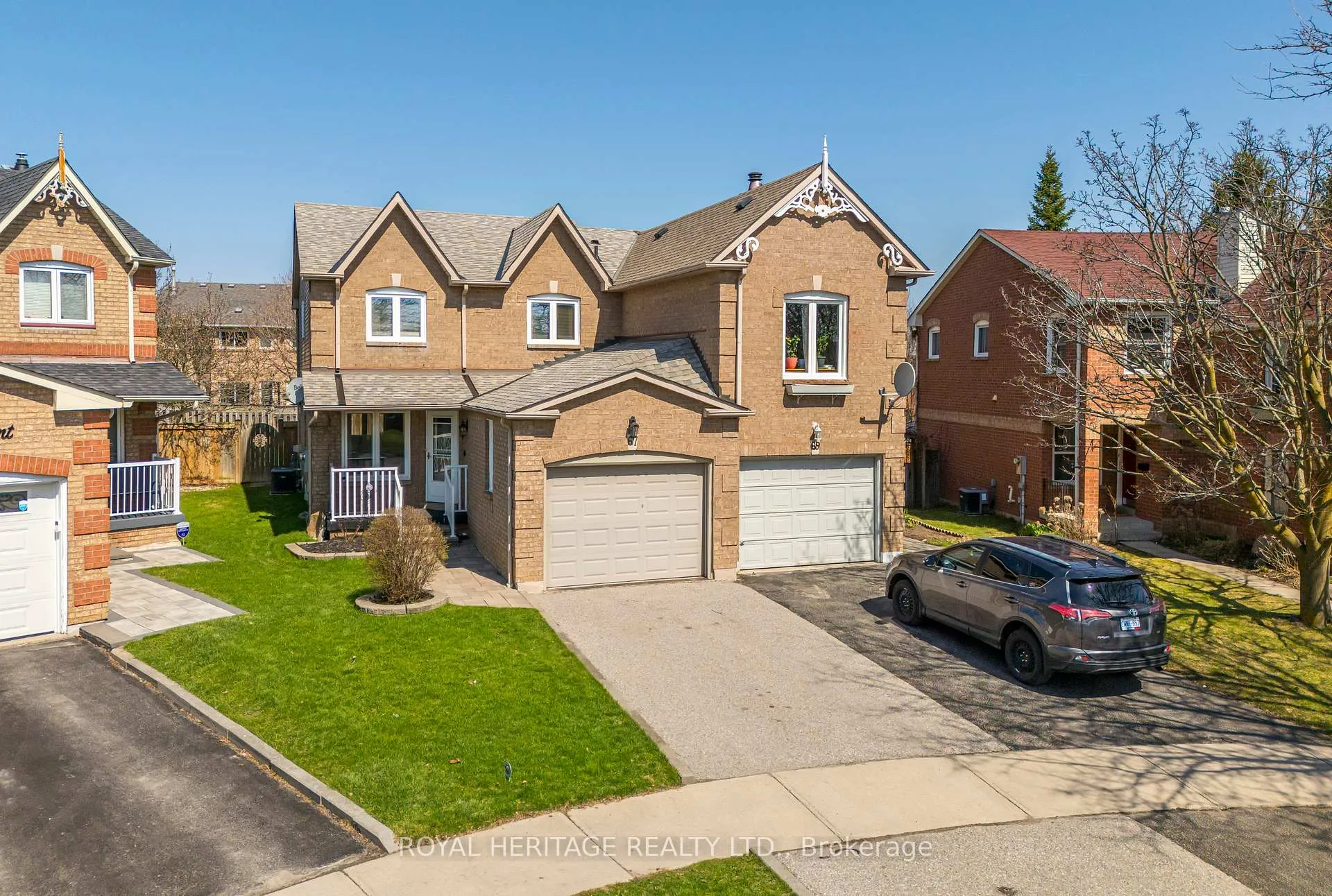Photo 42 of 67 hughes Crescent, Ajax, Central — HOMEH