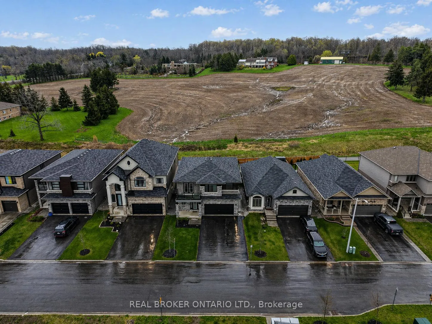 Photo 1 of 3980 Highland Park Drive, Lincoln, Beamsville — HOMEH