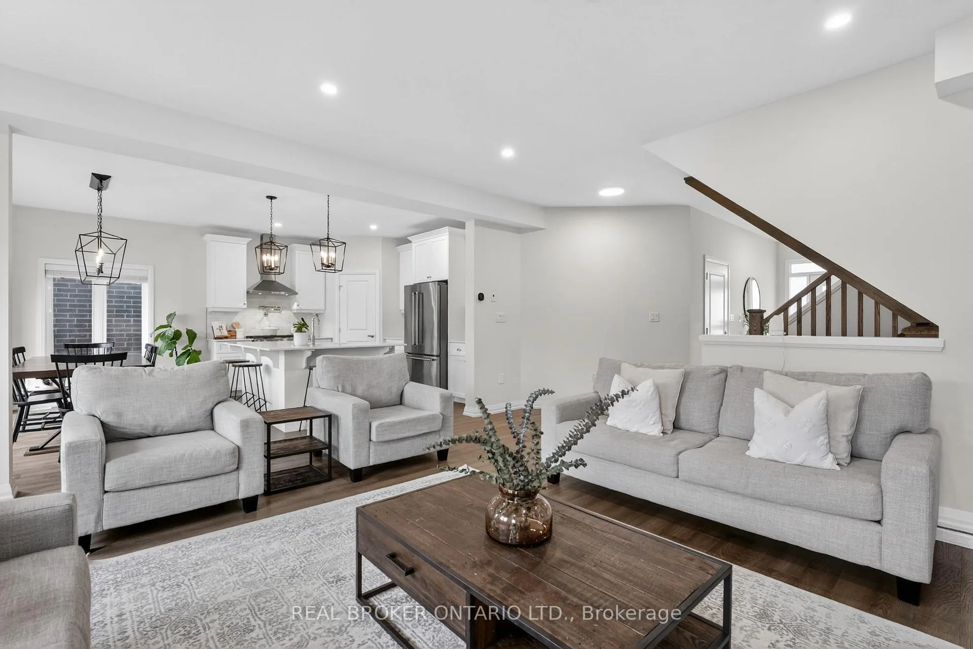 Photo 13 of 3980 Highland Park Drive, Lincoln, Beamsville — HOMEH