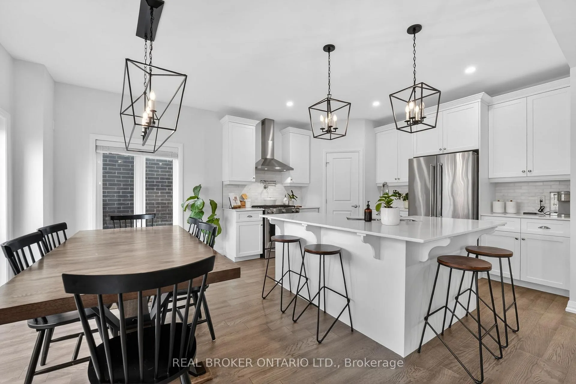 Photo 14 of 3980 Highland Park Drive, Lincoln, Beamsville — HOMEH