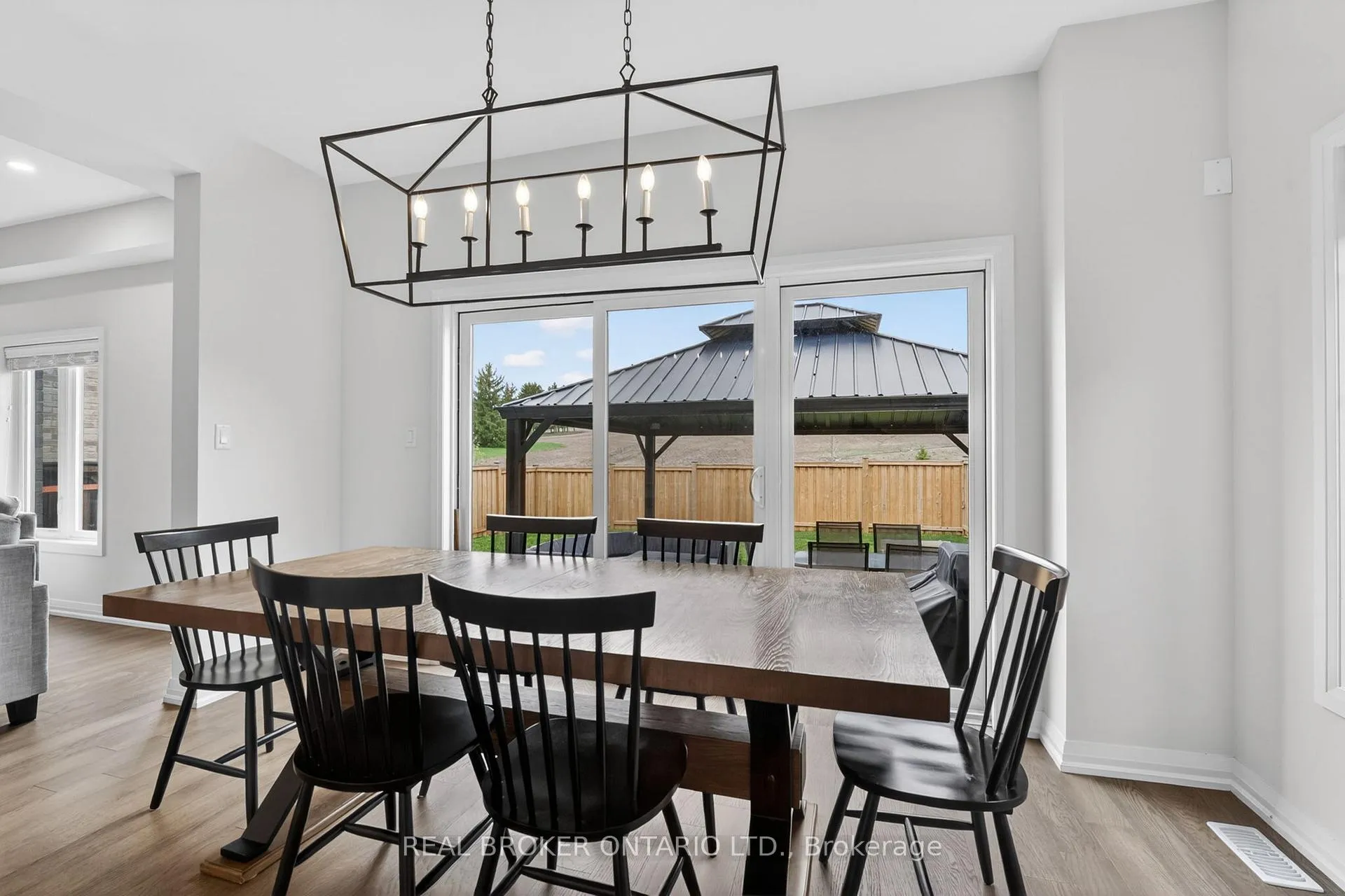 Photo 19 of 3980 Highland Park Drive, Lincoln, Beamsville — HOMEH