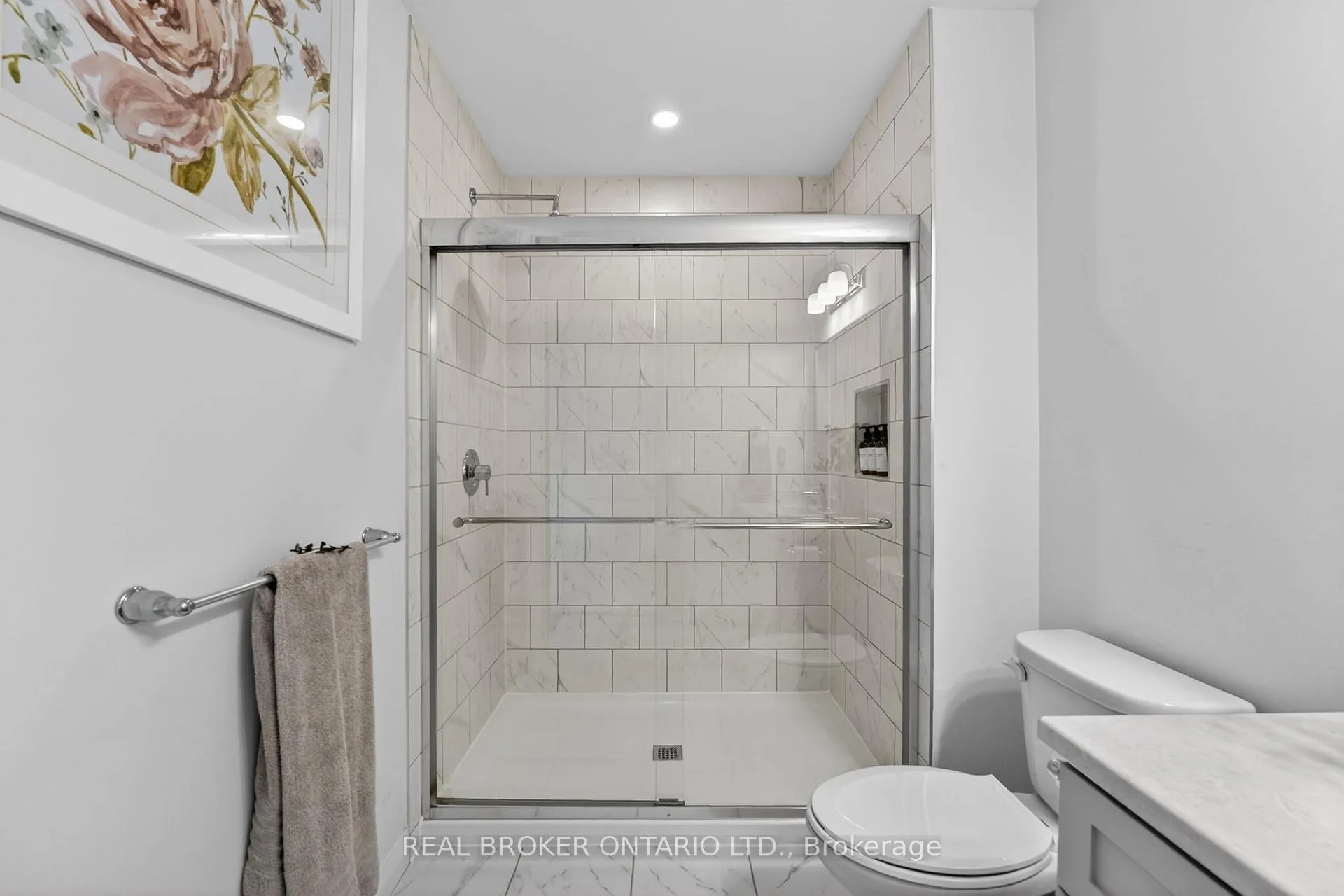 Photo 24 of 3980 Highland Park Drive, Lincoln, Beamsville — HOMEH