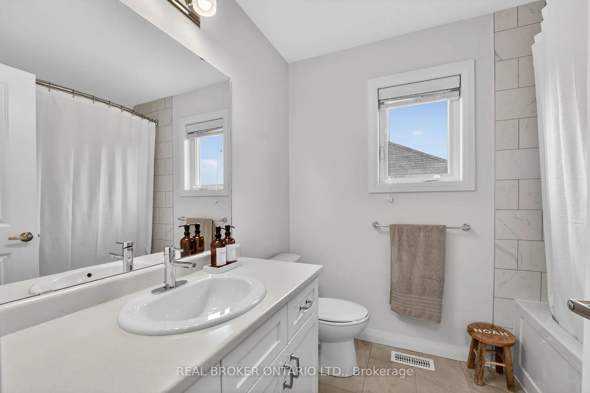 Photo 31 of 3980 Highland Park Drive, Lincoln, Beamsville — HOMEH