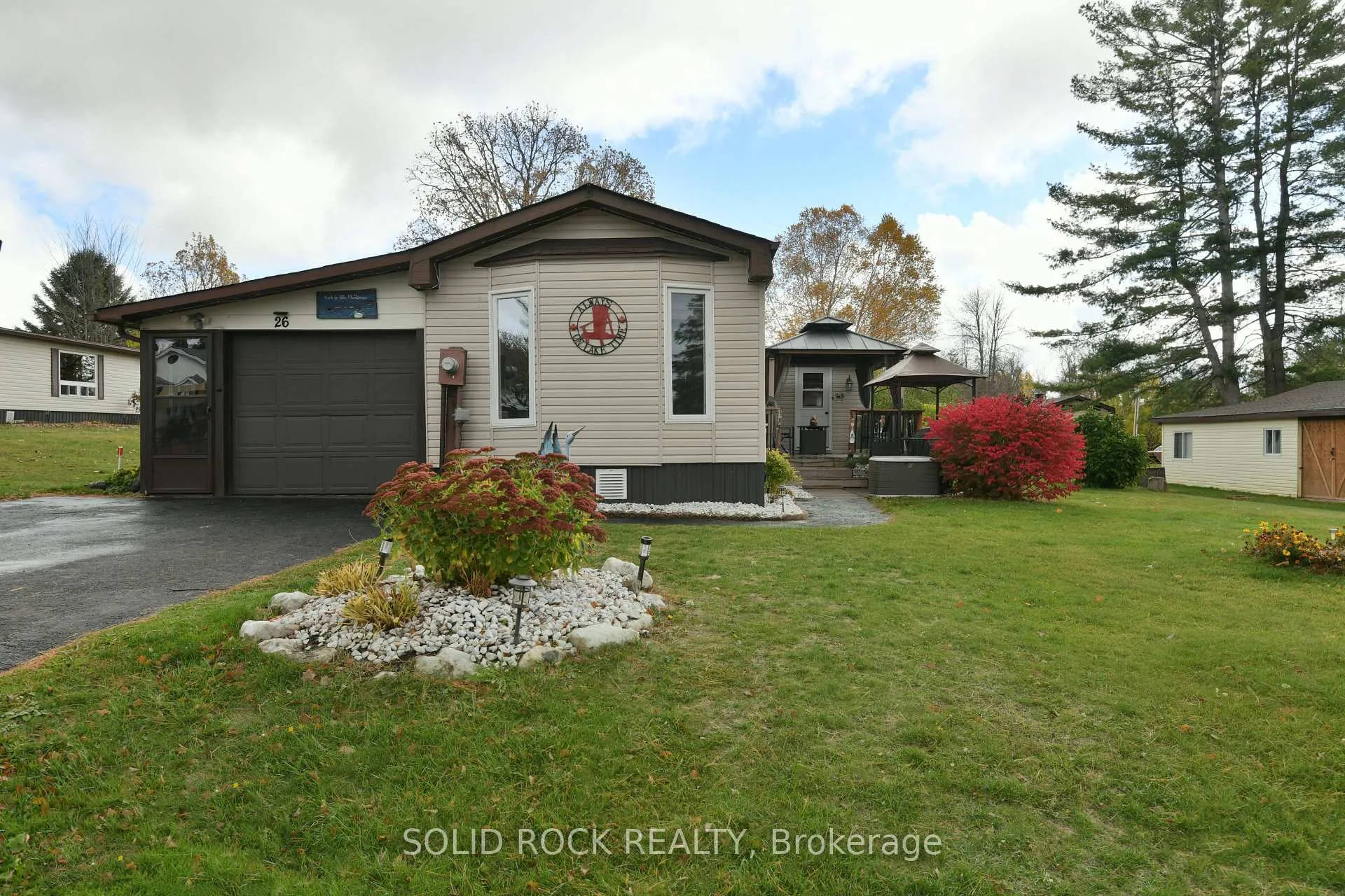 Photo 2 of 26 Evergreen Lane, McNab/Braeside, Mcnab/Braeside Twps — HOMEH