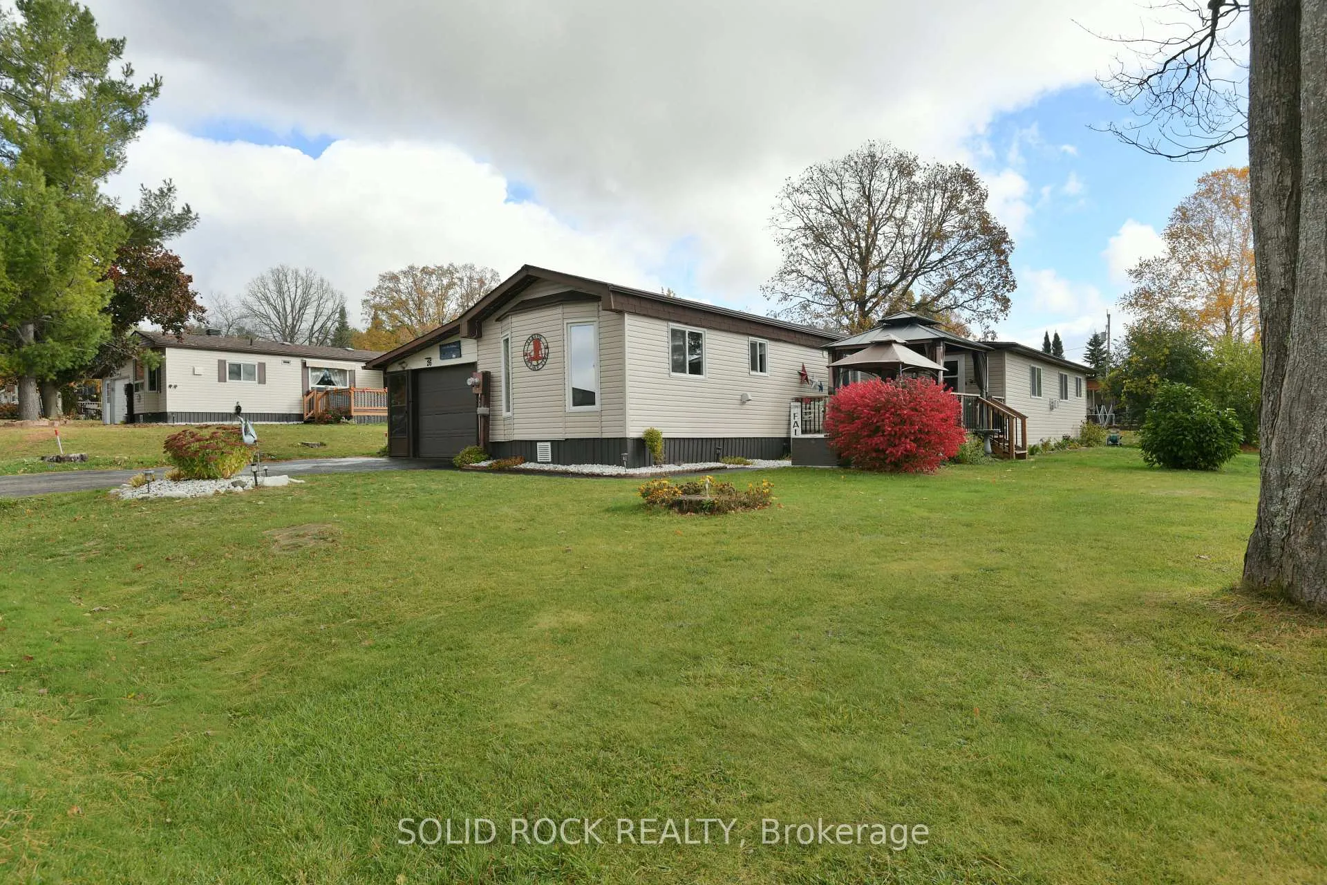 Photo 3 of 26 Evergreen Lane, McNab/Braeside, Mcnab/Braeside Twps — HOMEH