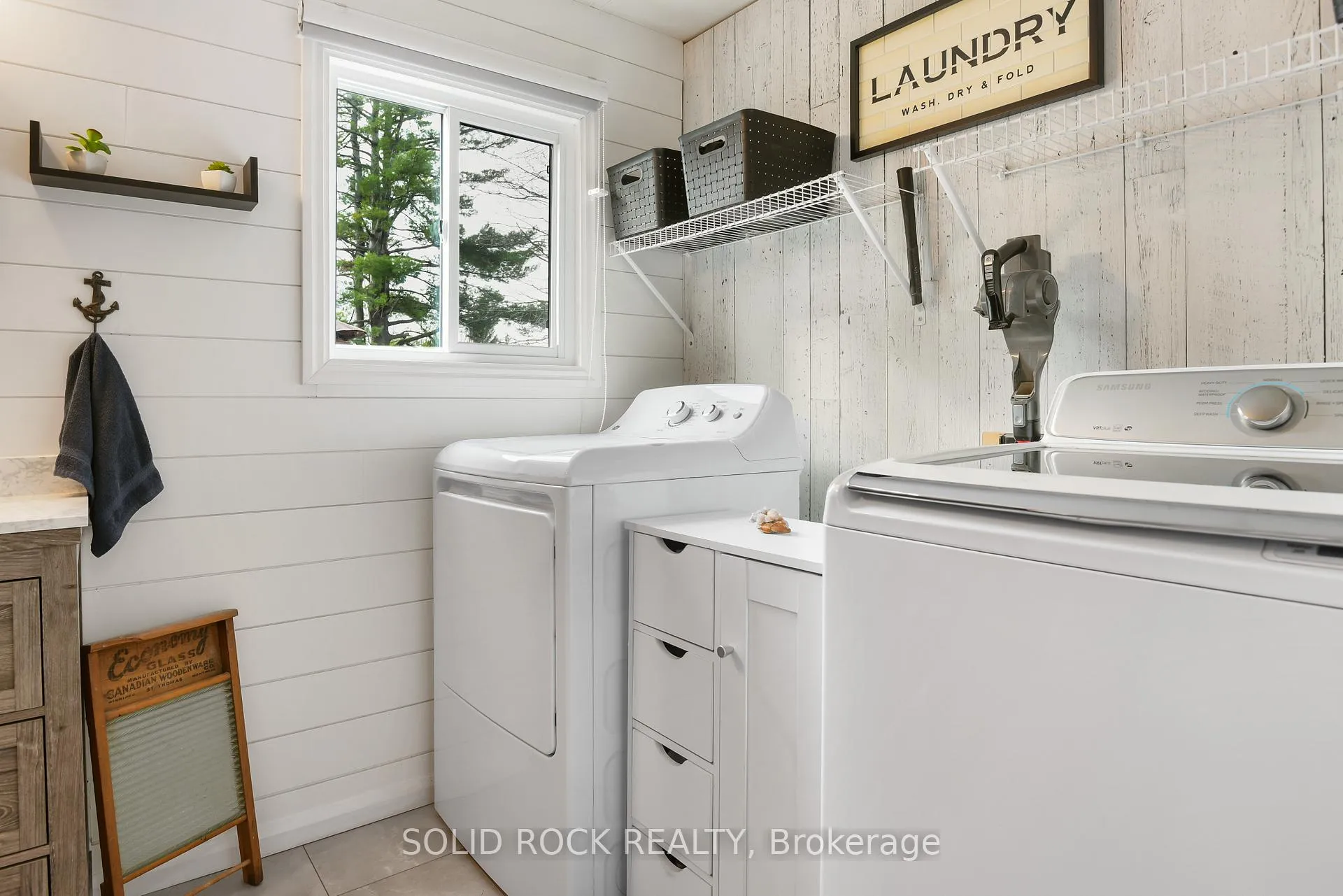 Photo 32 of 26 Evergreen Lane, McNab/Braeside, Mcnab/Braeside Twps — HOMEH