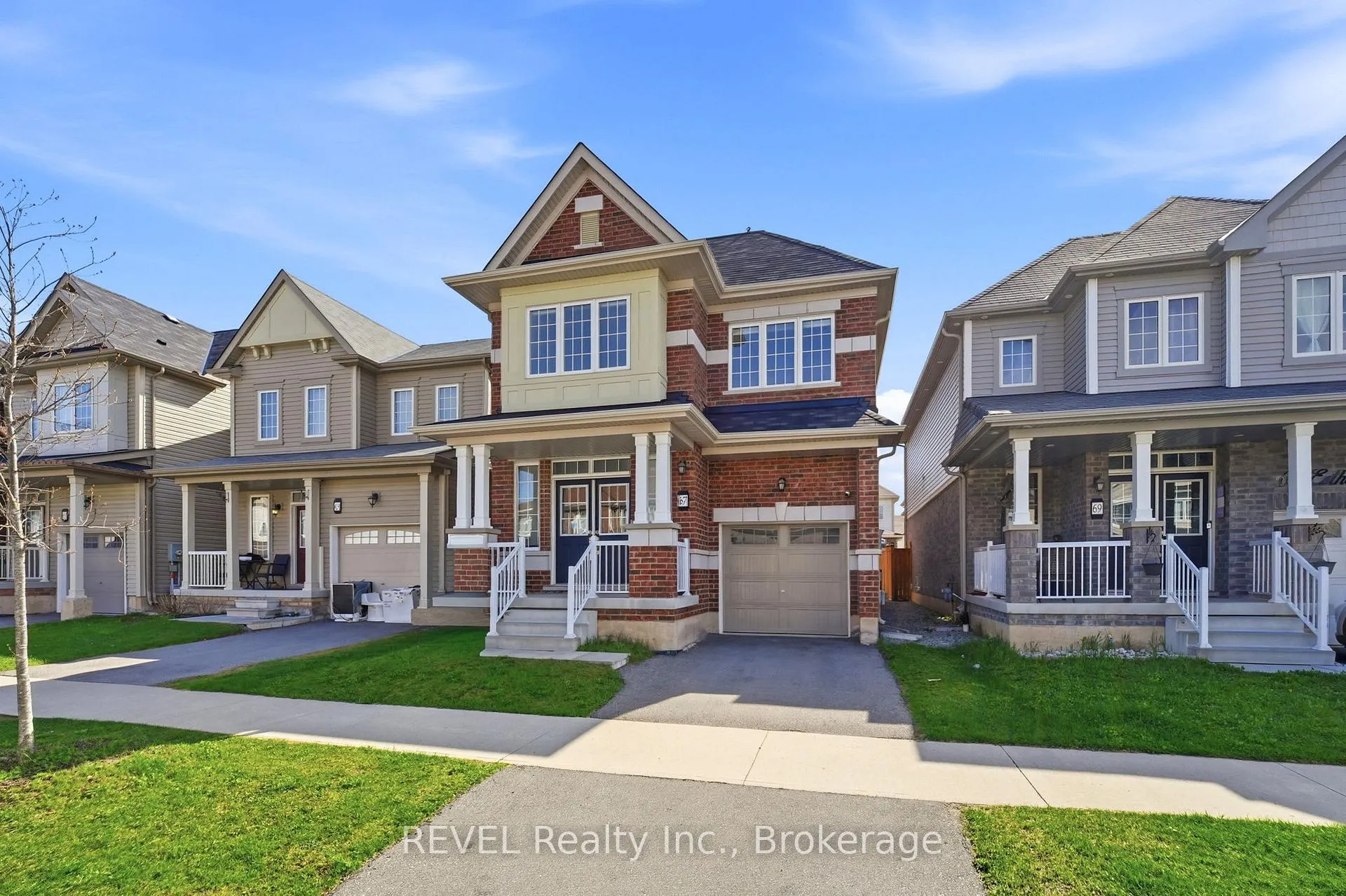 Photo 3 of 67 Esther Crescent, Thorold, Hurricane/Merrittville — HOMEH