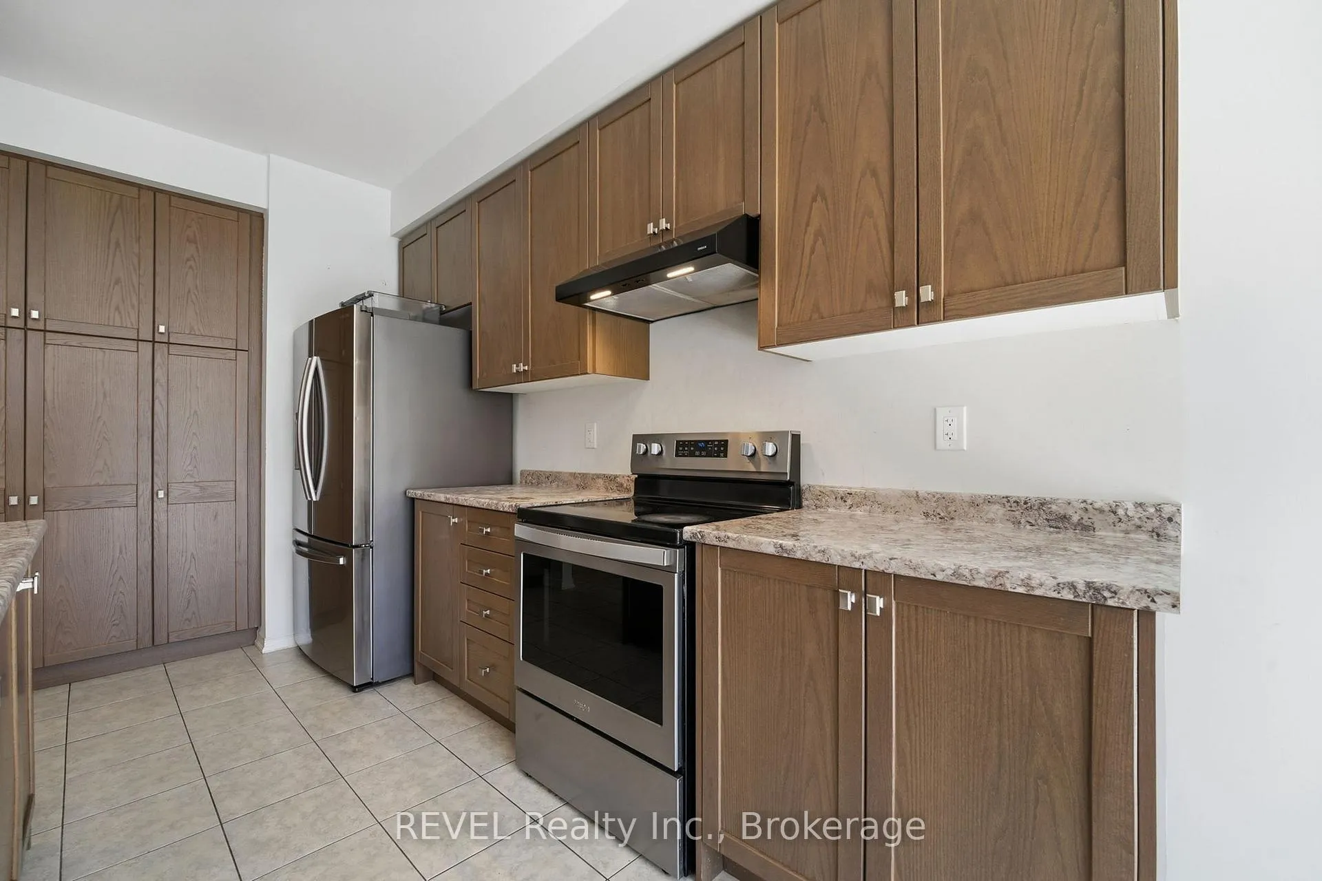 Photo 14 of 67 Esther Crescent, Thorold, Hurricane/Merrittville — HOMEH