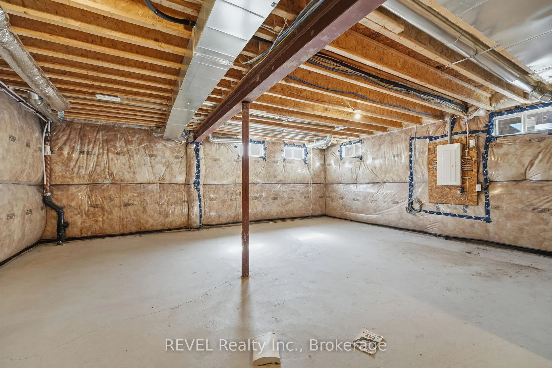 Photo 33 of 67 Esther Crescent, Thorold, Hurricane/Merrittville — HOMEH