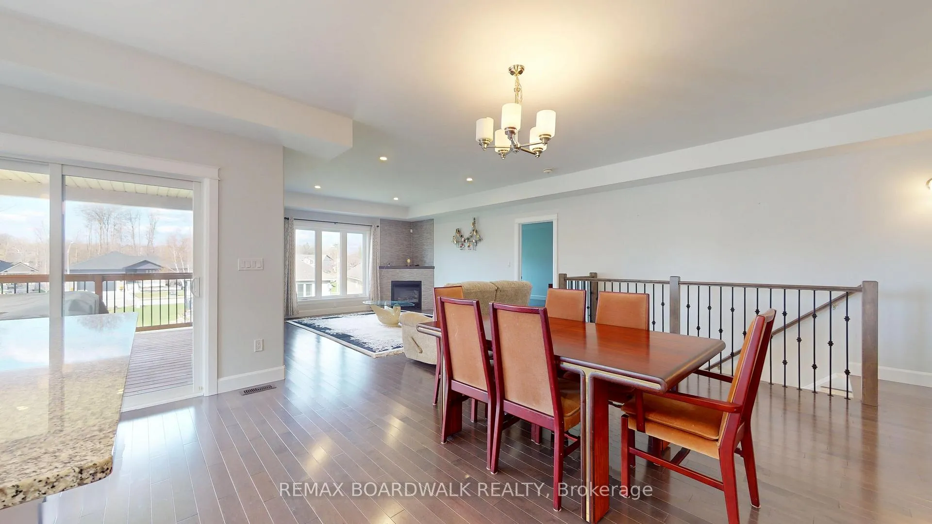 Photo 8 of 19 Donaldson Court, Brockville — HOMEH