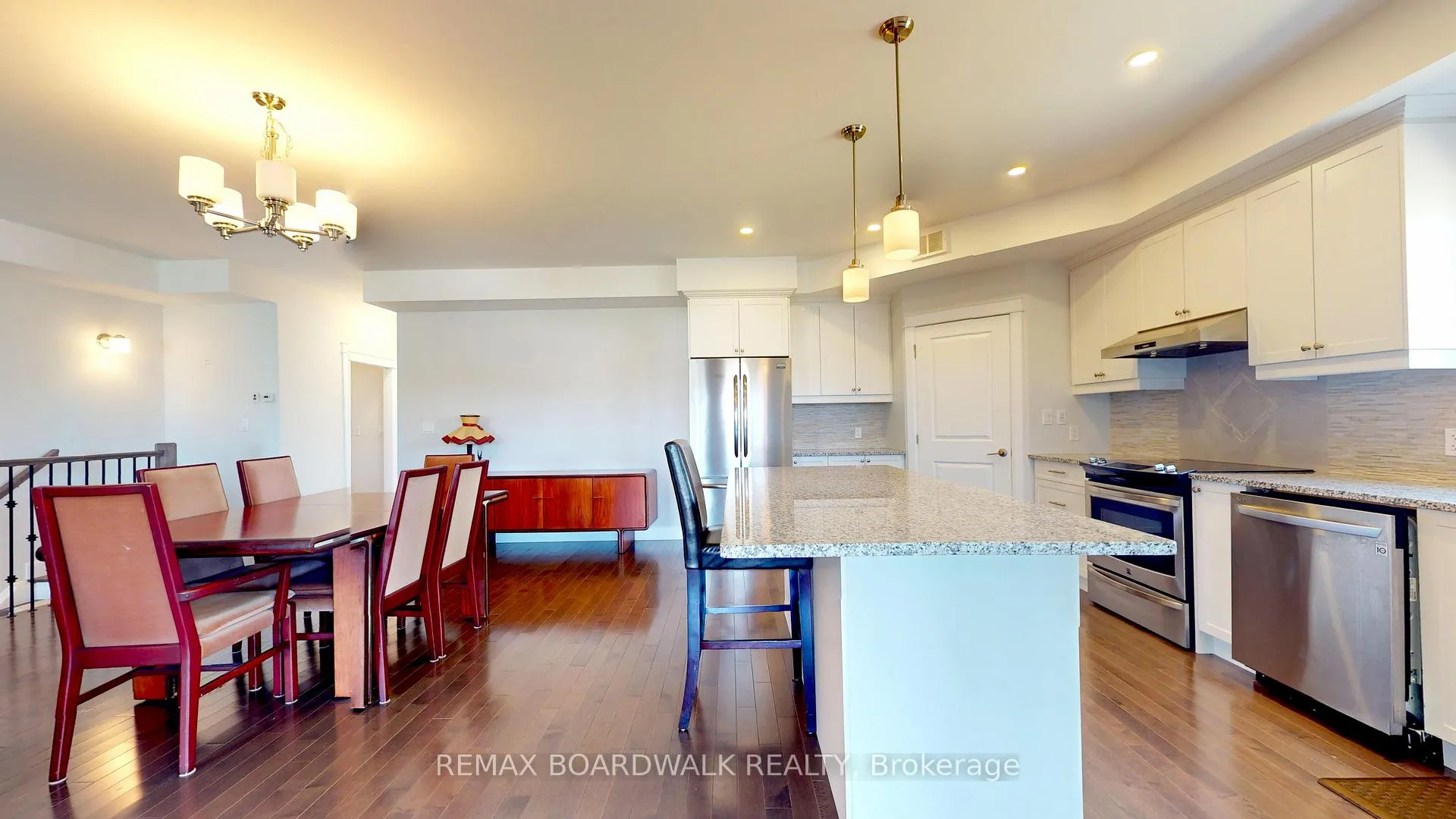 Photo 11 of 19 Donaldson Court, Brockville — HOMEH