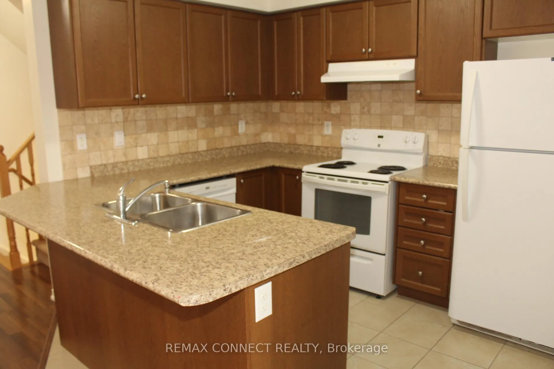 Photo 3 of 37 Chaston Road, Ajax, Central East — HOMEH