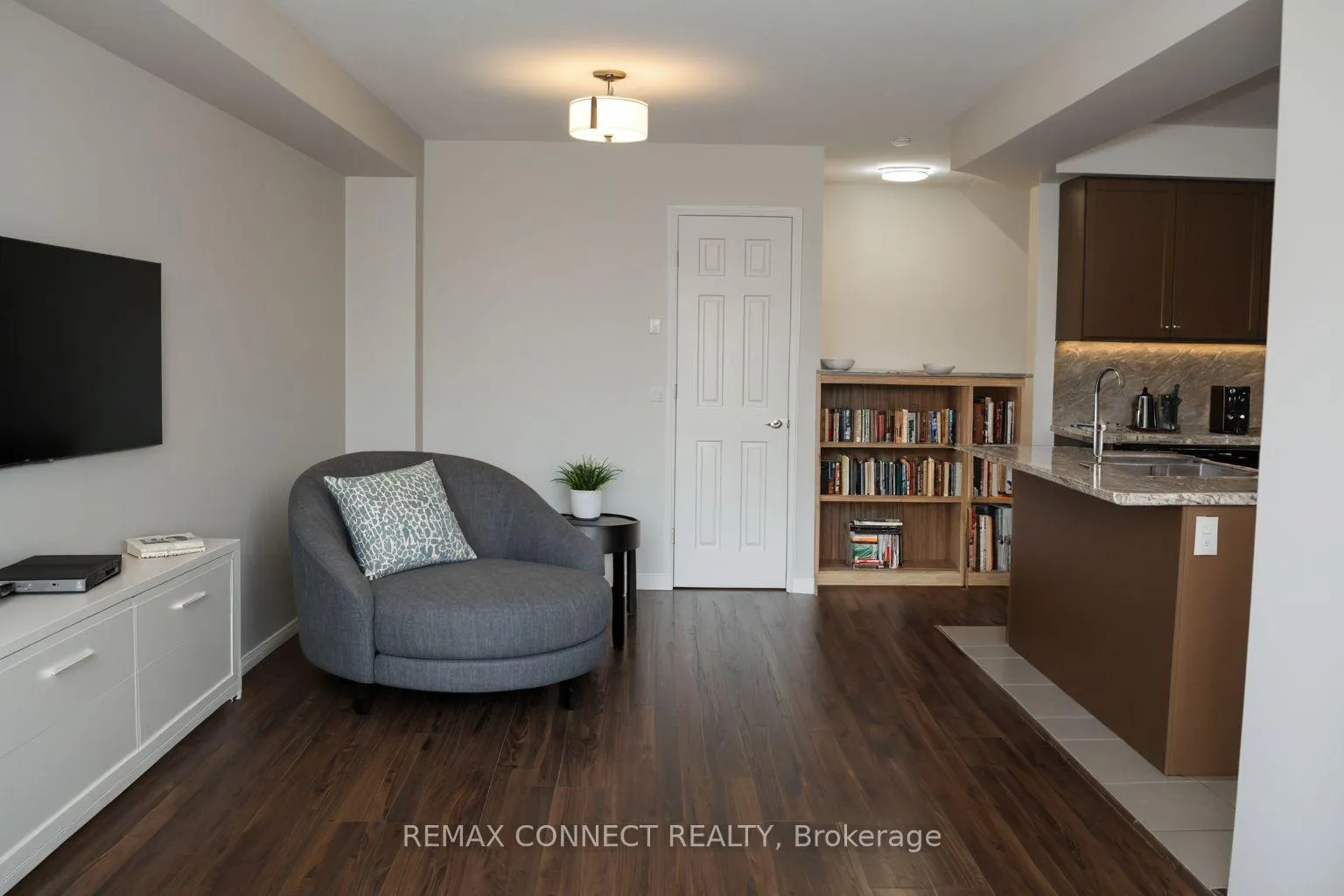 Photo 7 of 37 Chaston Road, Ajax, Central East — HOMEH