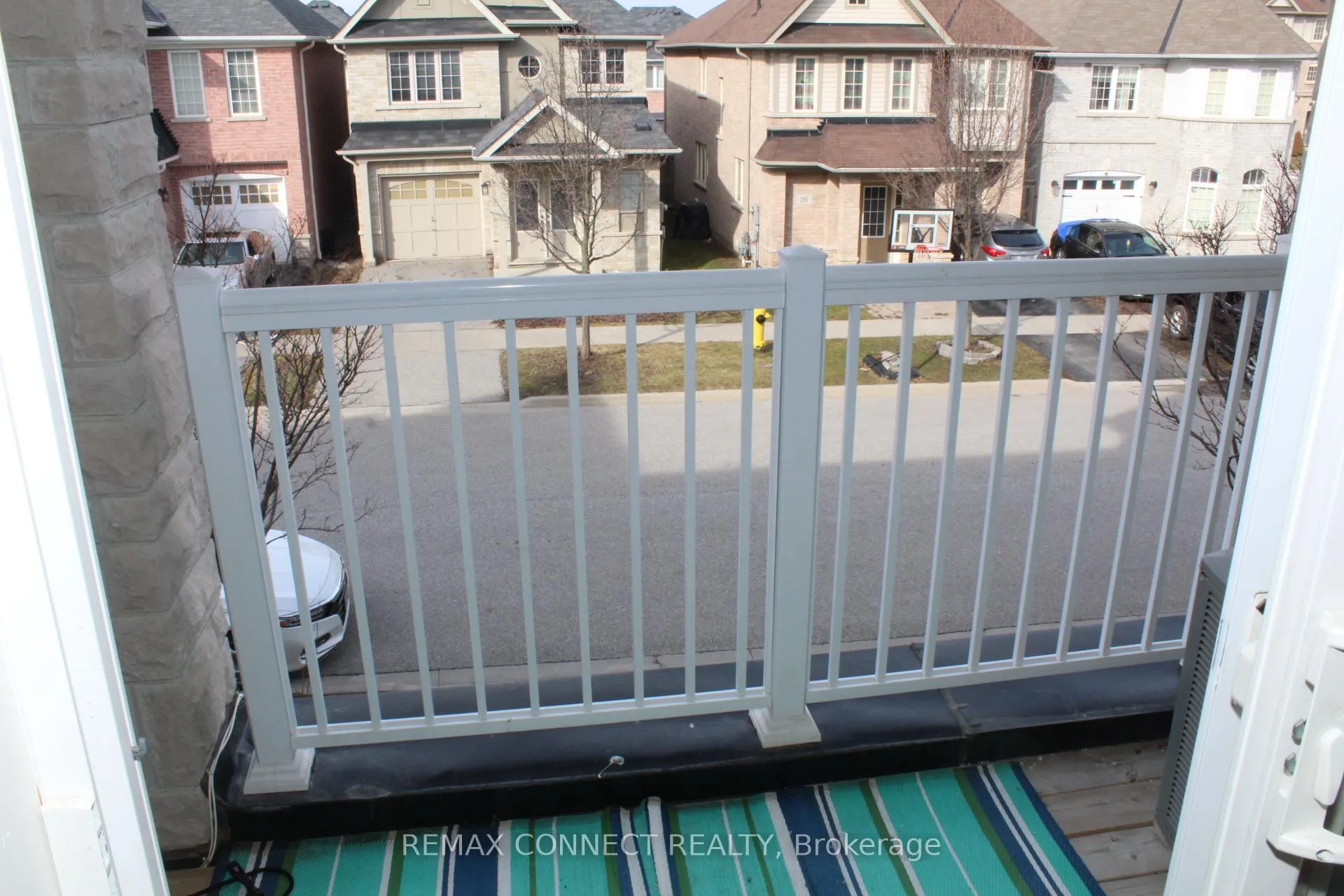 Photo 10 of 37 Chaston Road, Ajax, Central East — HOMEH