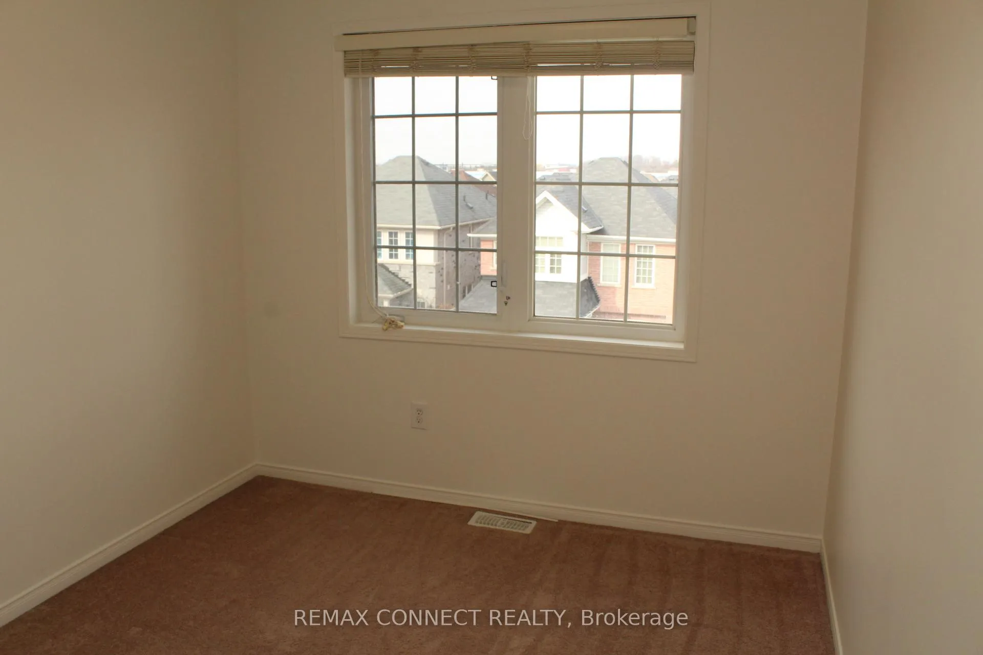 Photo 18 of 37 Chaston Road, Ajax, Central East — HOMEH