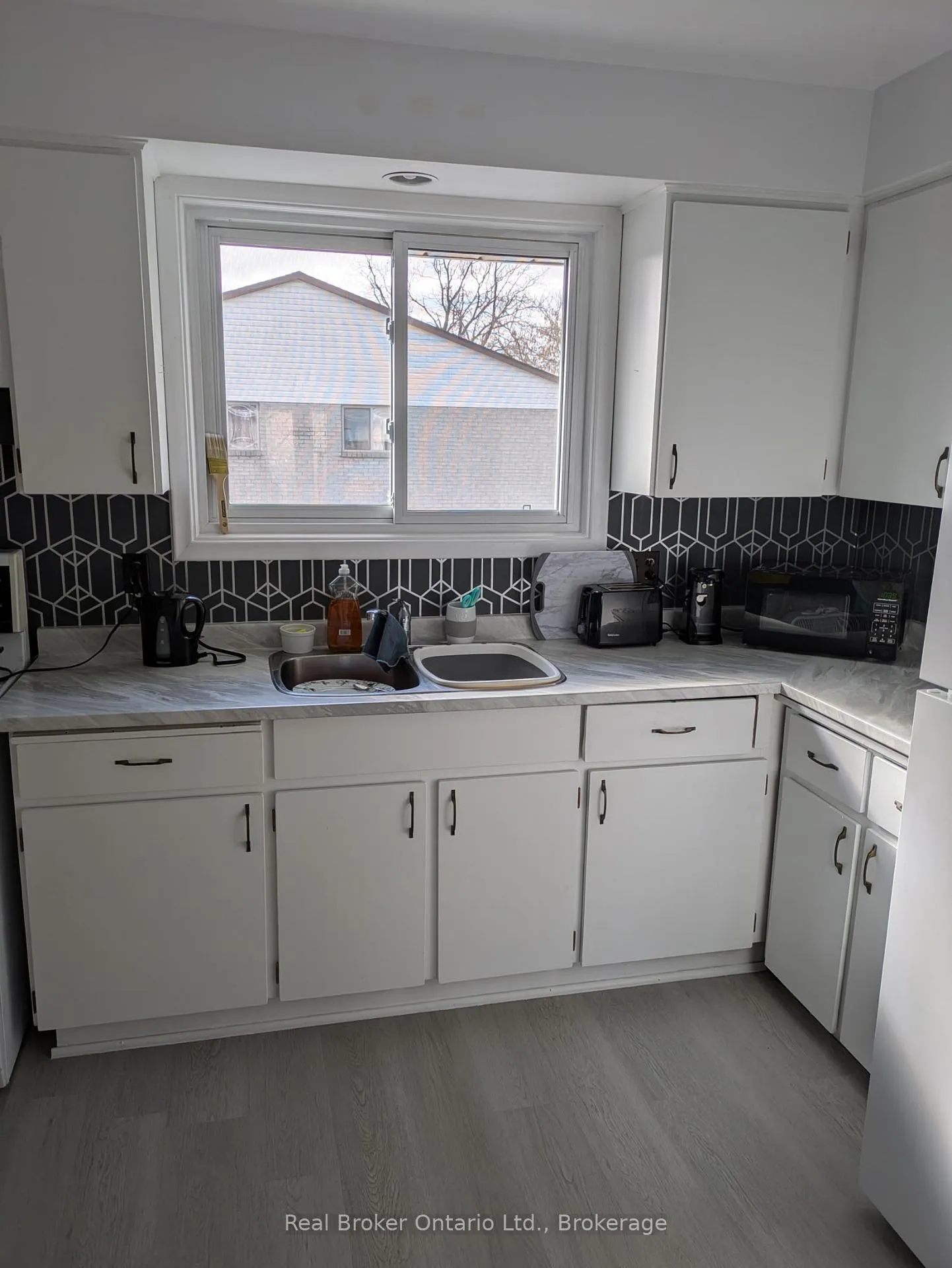 Photo 3 of 36 Graham Avenue, Brantford, Old West Brant — HOMEH