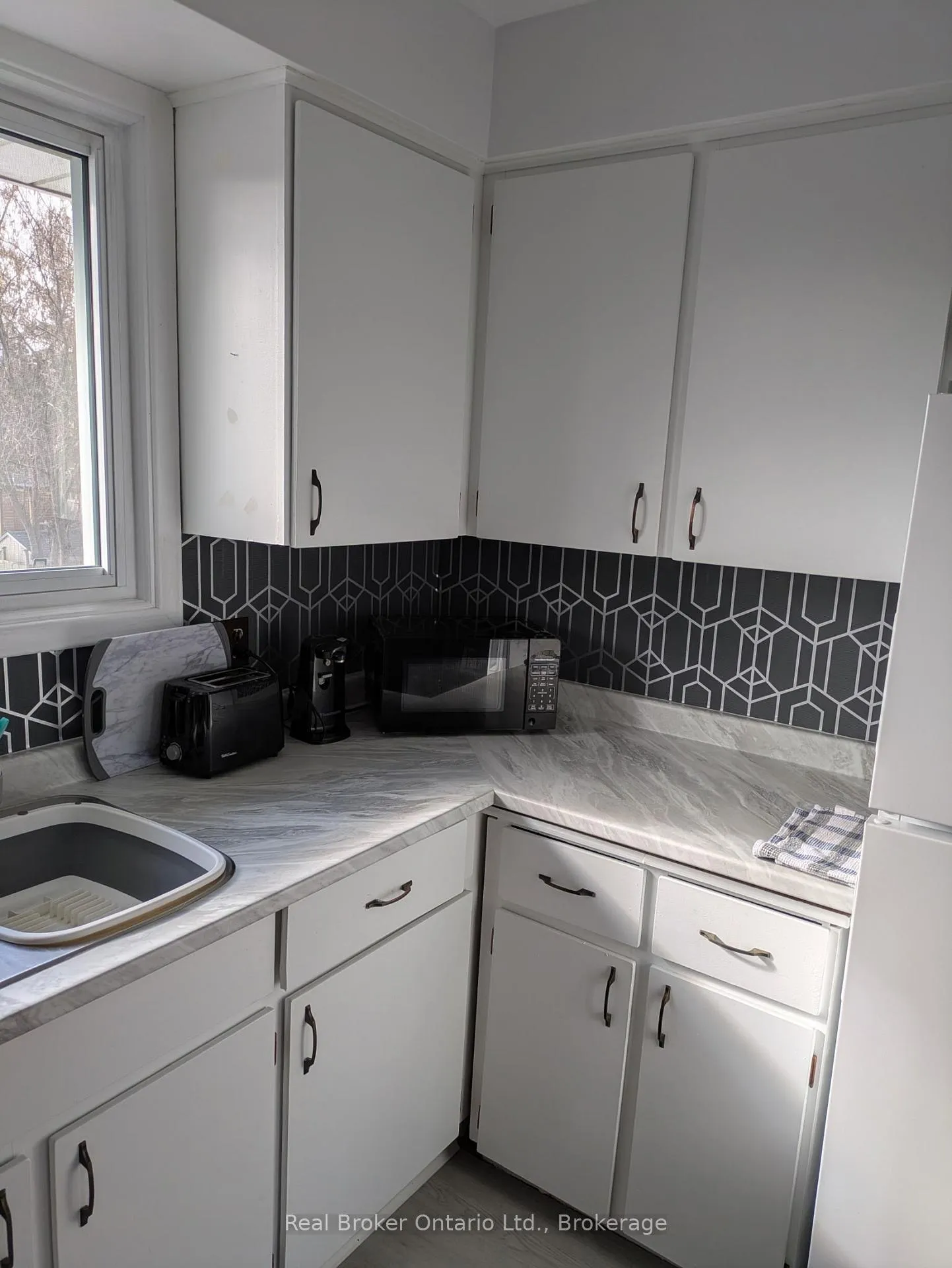 Photo 5 of 36 Graham Avenue, Brantford, Old West Brant — HOMEH