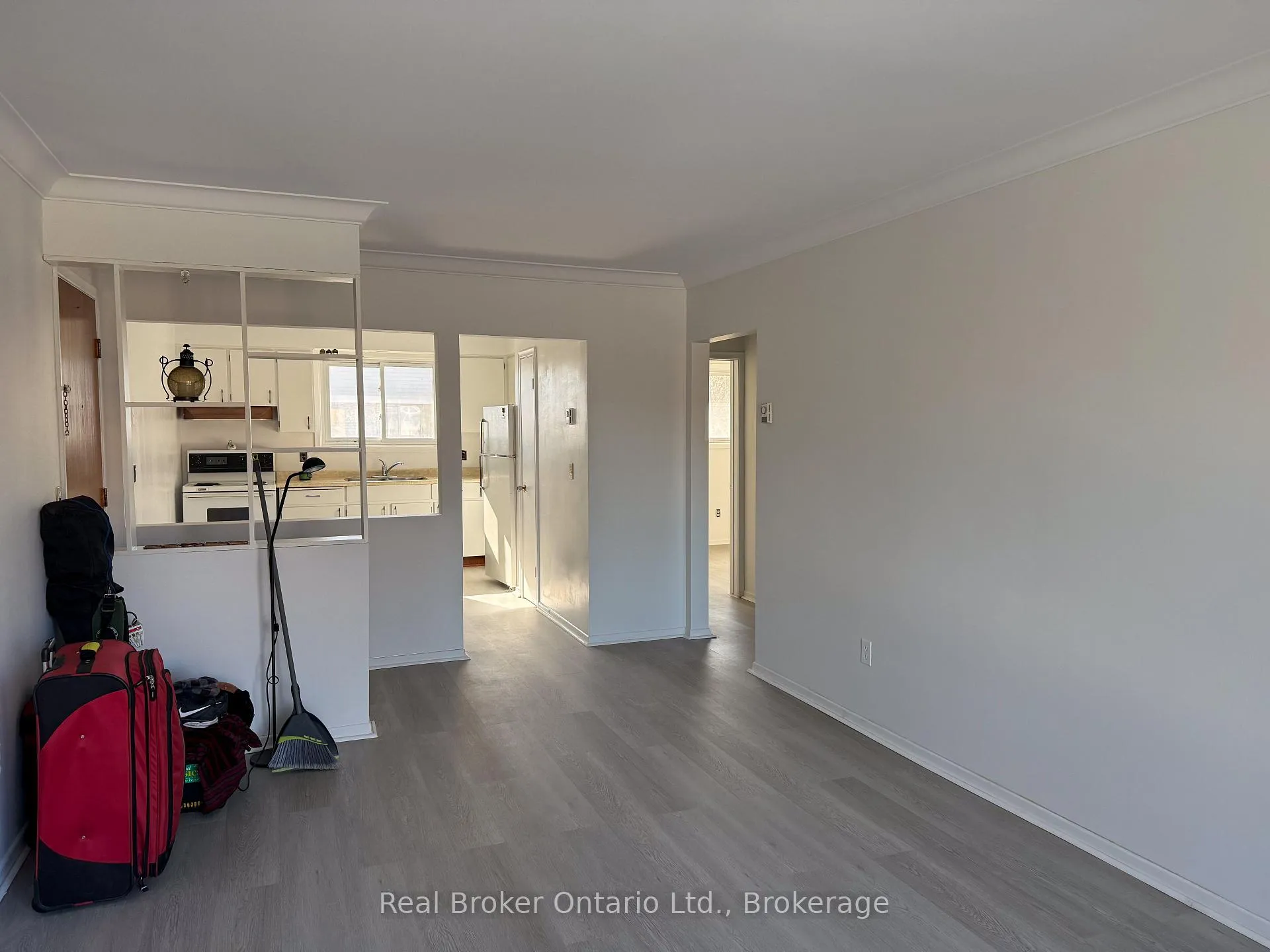 Photo 10 of 36 Graham Avenue, Brantford, Old West Brant — HOMEH