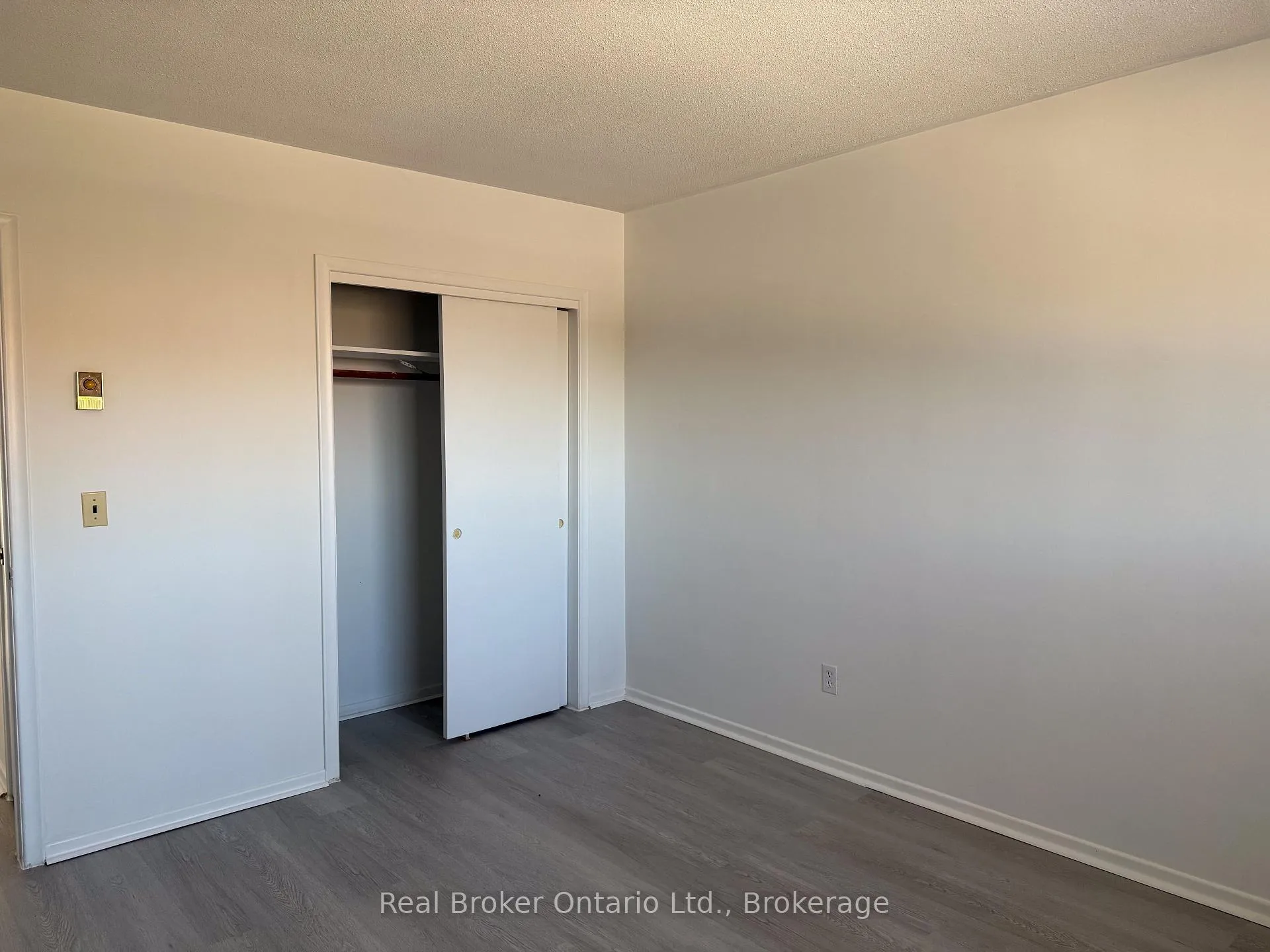 Photo 17 of 36 Graham Avenue, Brantford, Old West Brant — HOMEH