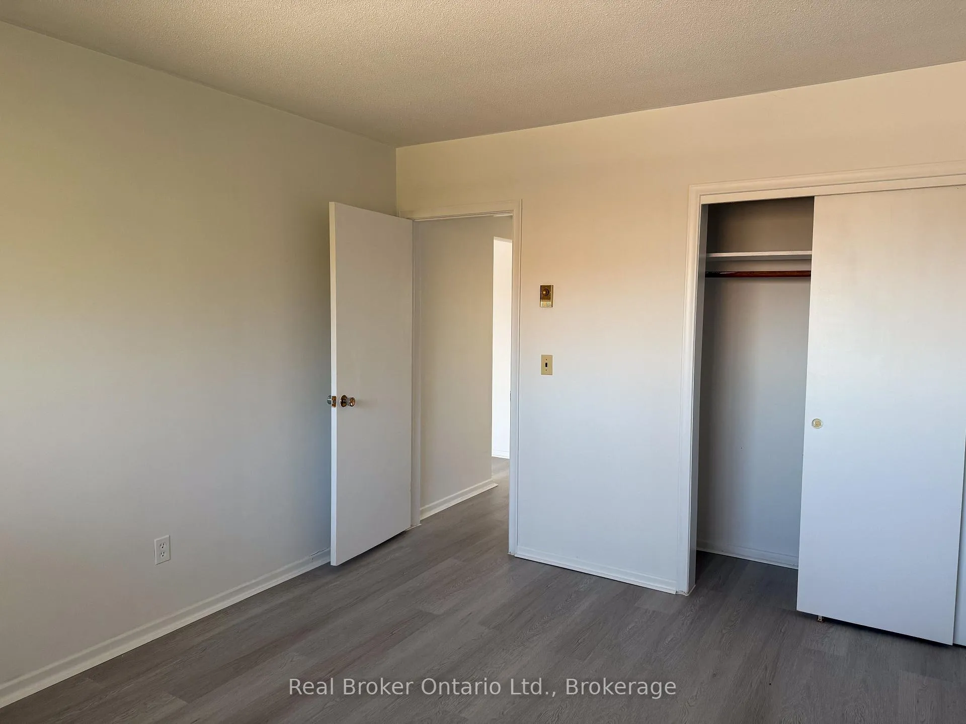 Photo 18 of 36 Graham Avenue, Brantford, Old West Brant — HOMEH