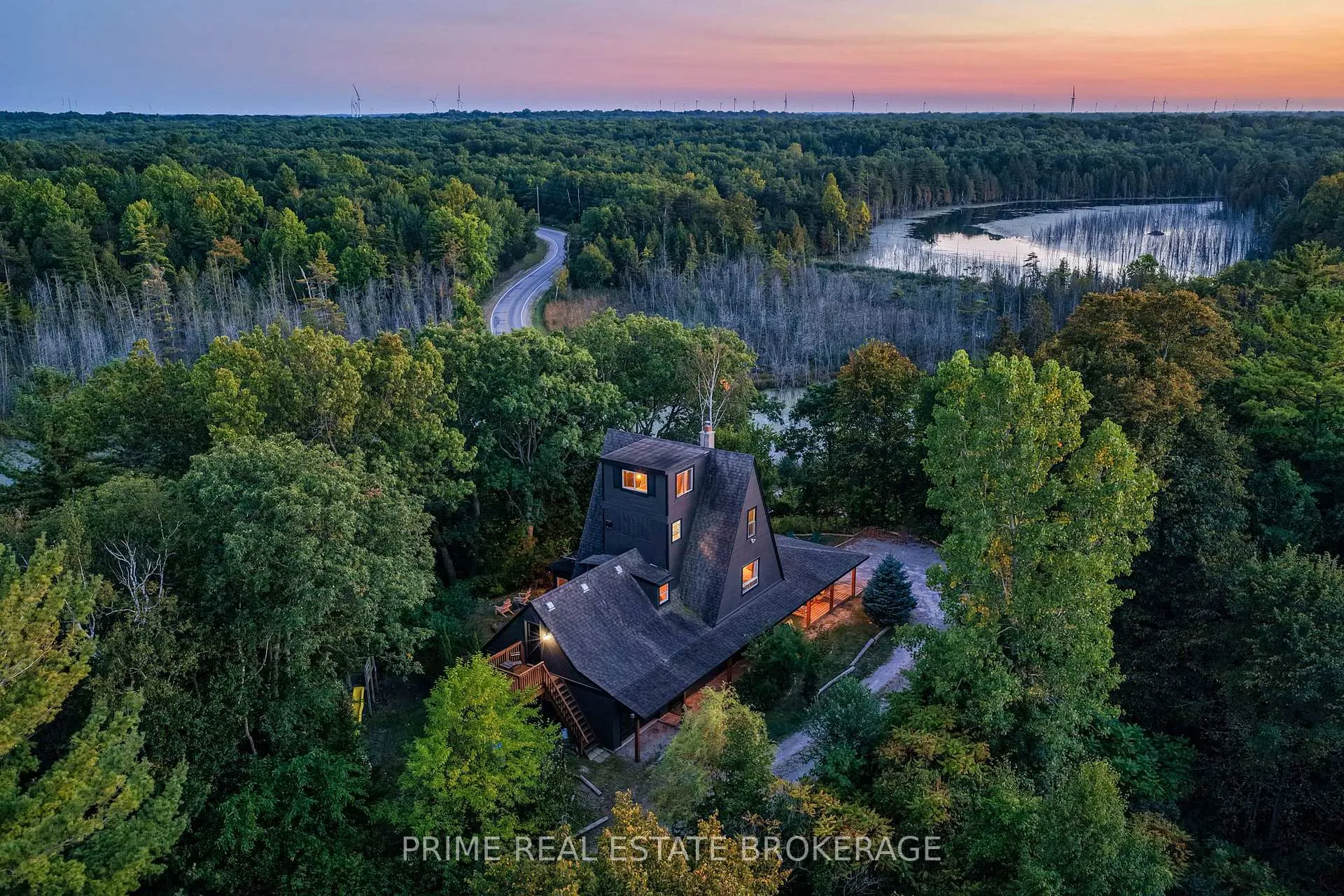 Photo 3 of 7166 Outer Drive, Lambton Shores, Port Franks — HOMEH