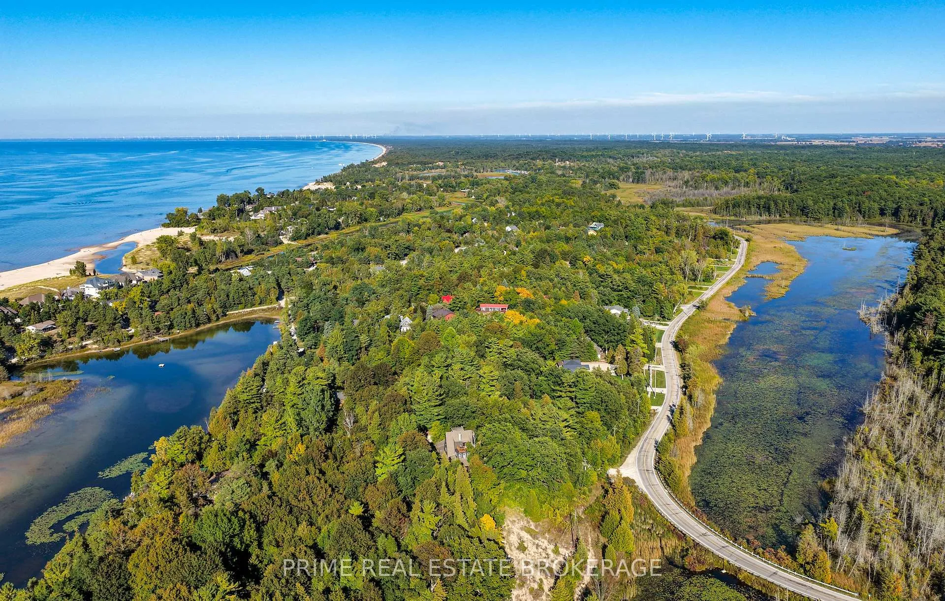 Photo 5 of 7166 Outer Drive, Lambton Shores, Port Franks — HOMEH
