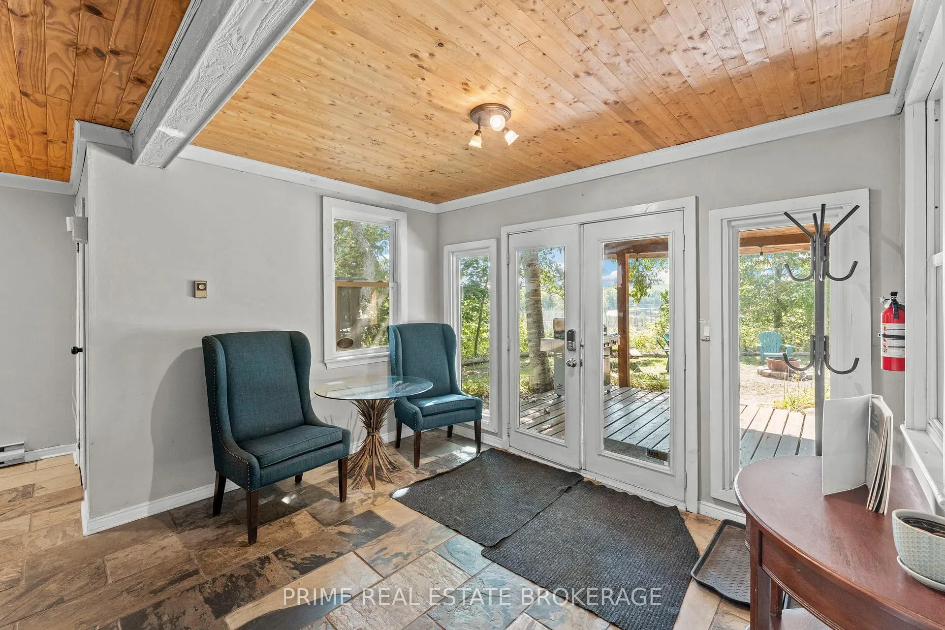Photo 9 of 7166 Outer Drive, Lambton Shores, Port Franks — HOMEH