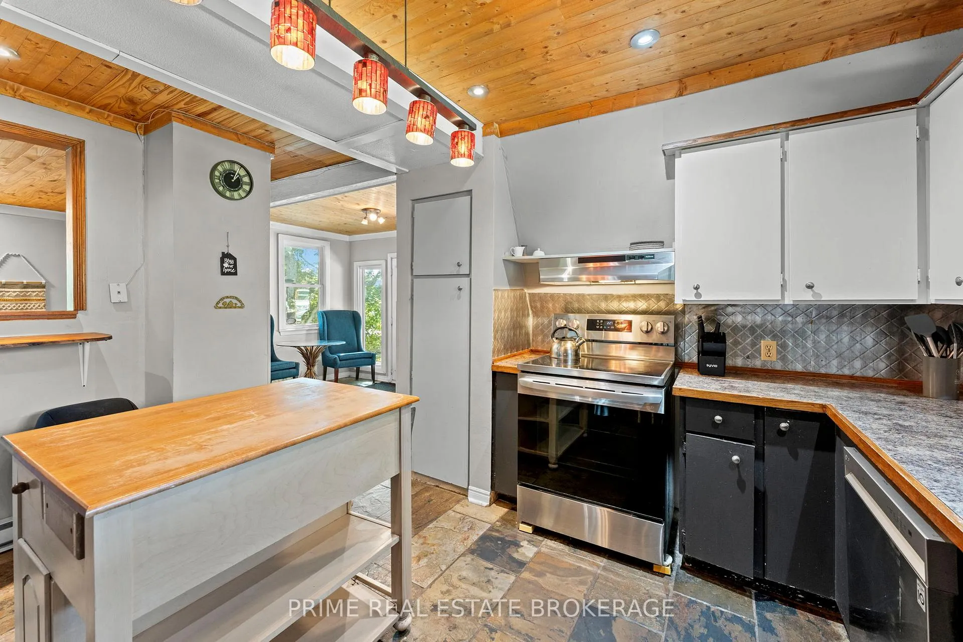 Photo 12 of 7166 Outer Drive, Lambton Shores, Port Franks — HOMEH