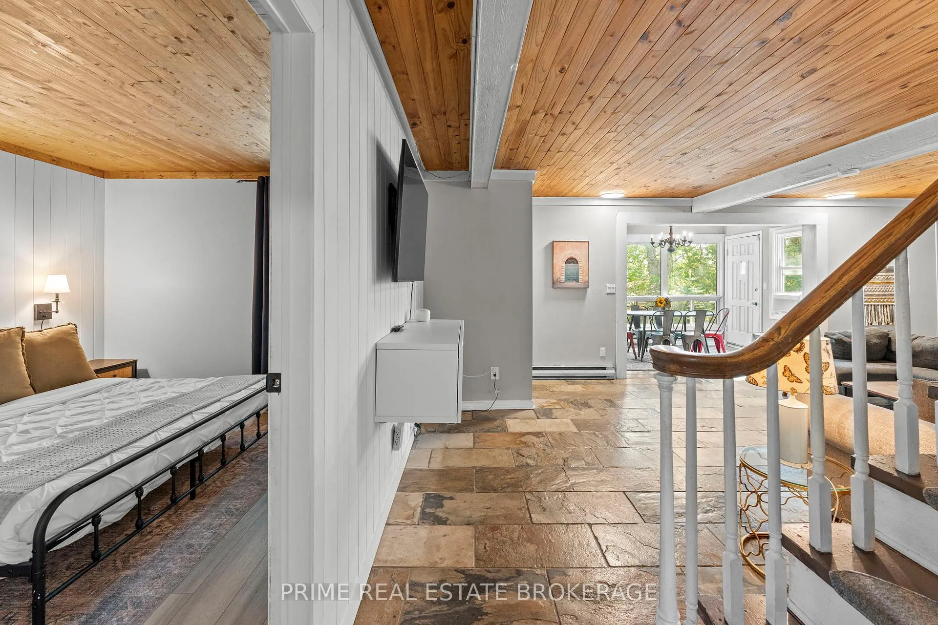 Photo 16 of 7166 Outer Drive, Lambton Shores, Port Franks — HOMEH