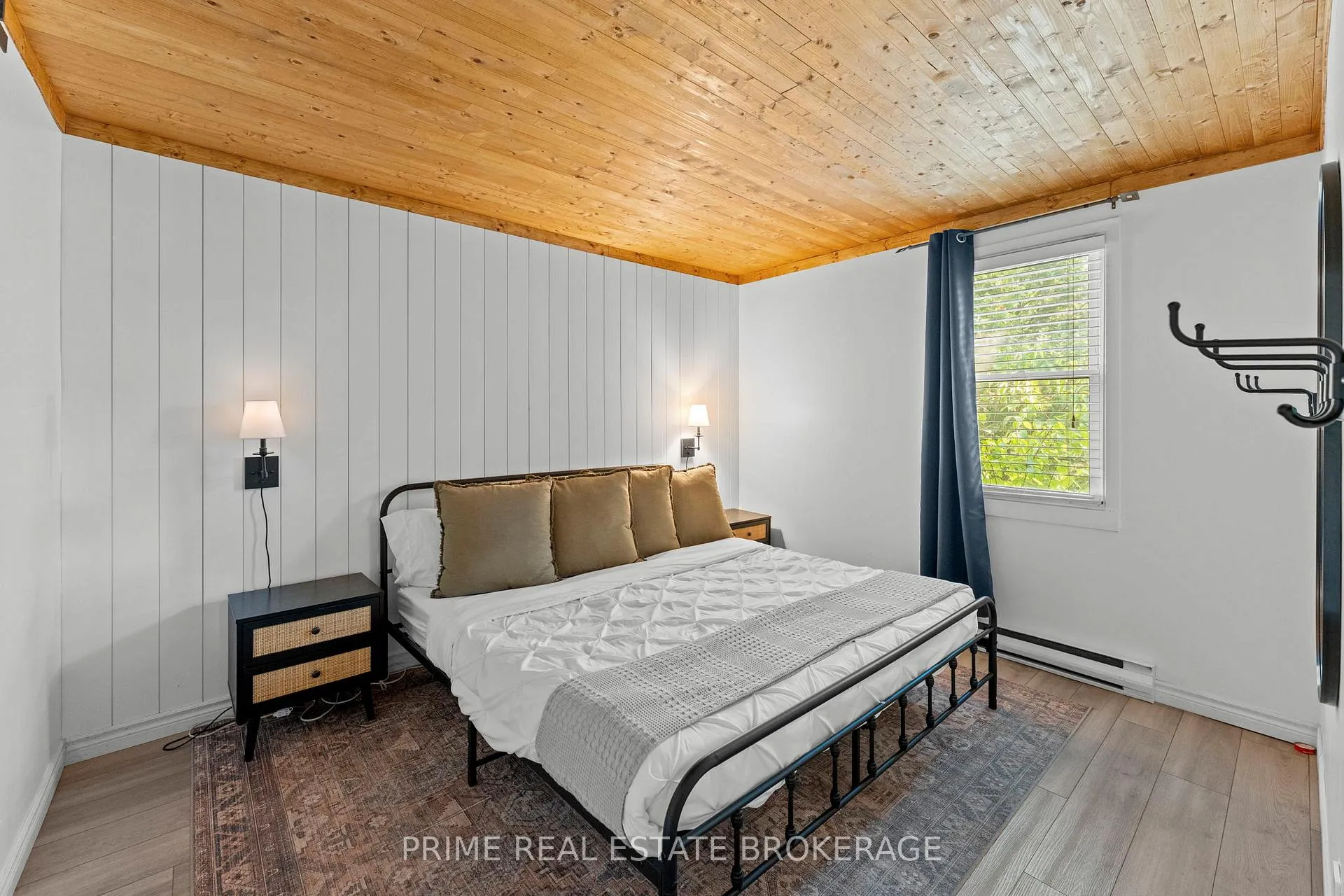 Photo 17 of 7166 Outer Drive, Lambton Shores, Port Franks — HOMEH