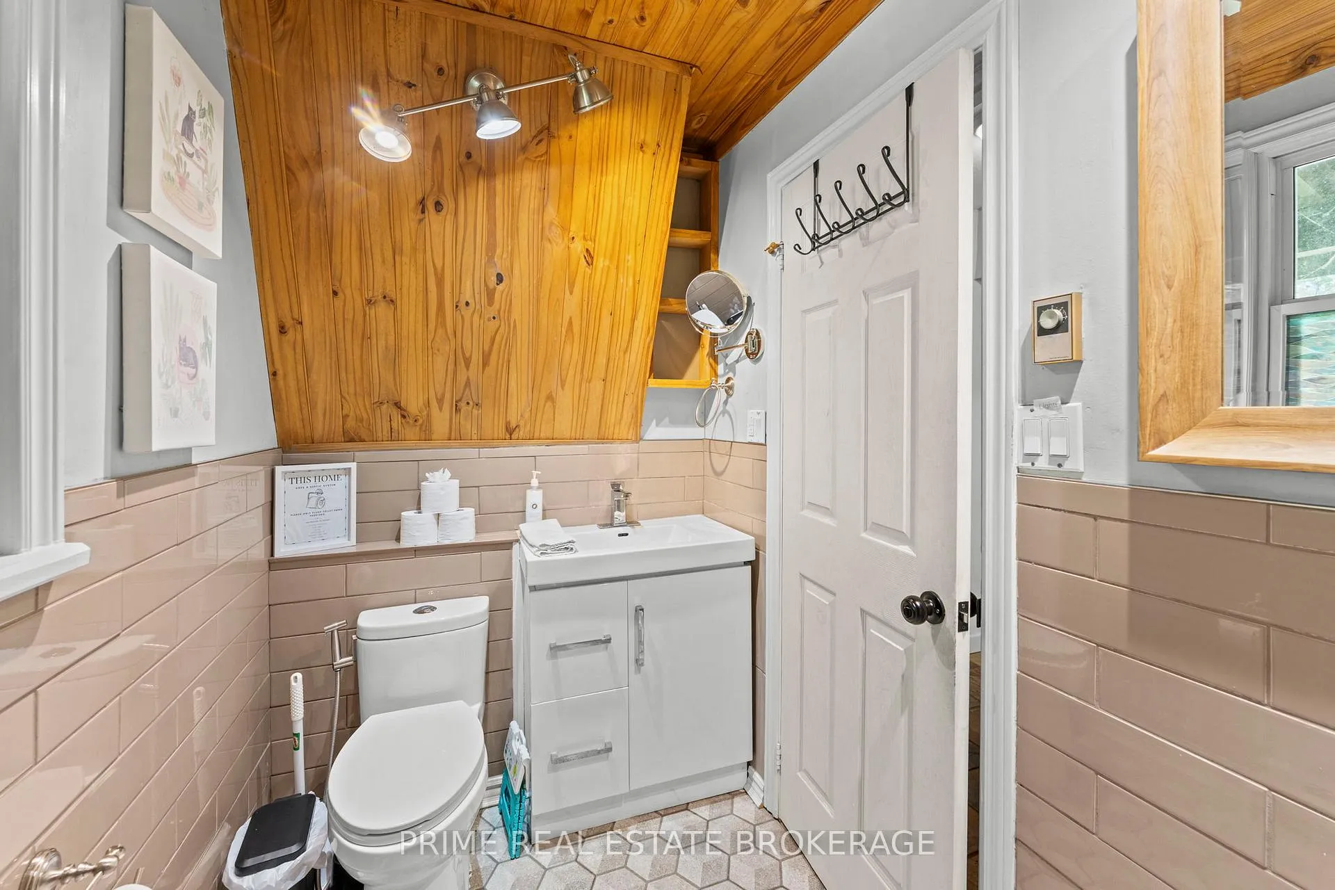 Photo 19 of 7166 Outer Drive, Lambton Shores, Port Franks — HOMEH