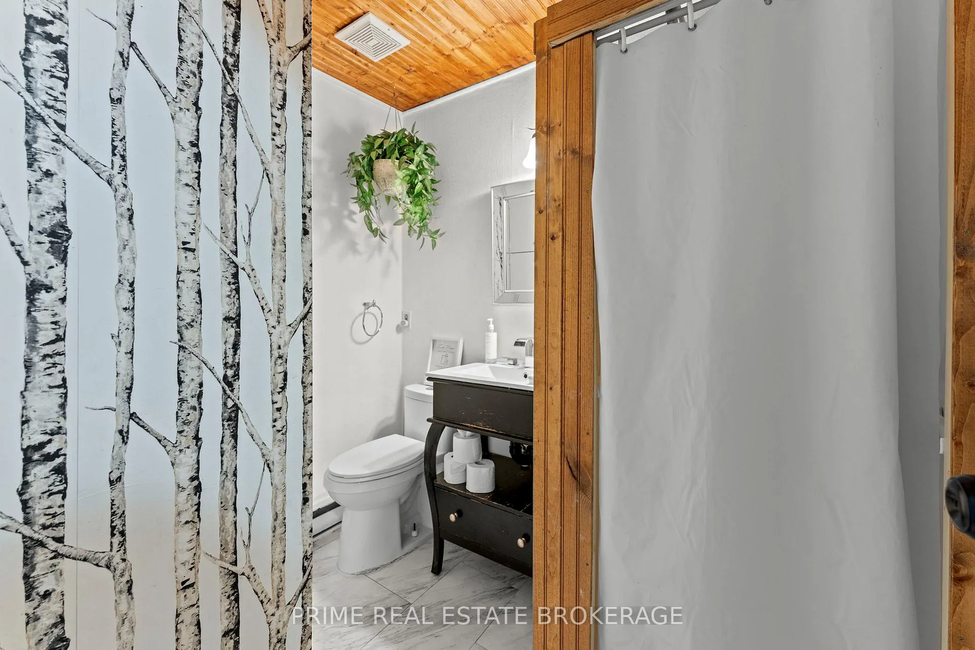 Photo 23 of 7166 Outer Drive, Lambton Shores, Port Franks — HOMEH