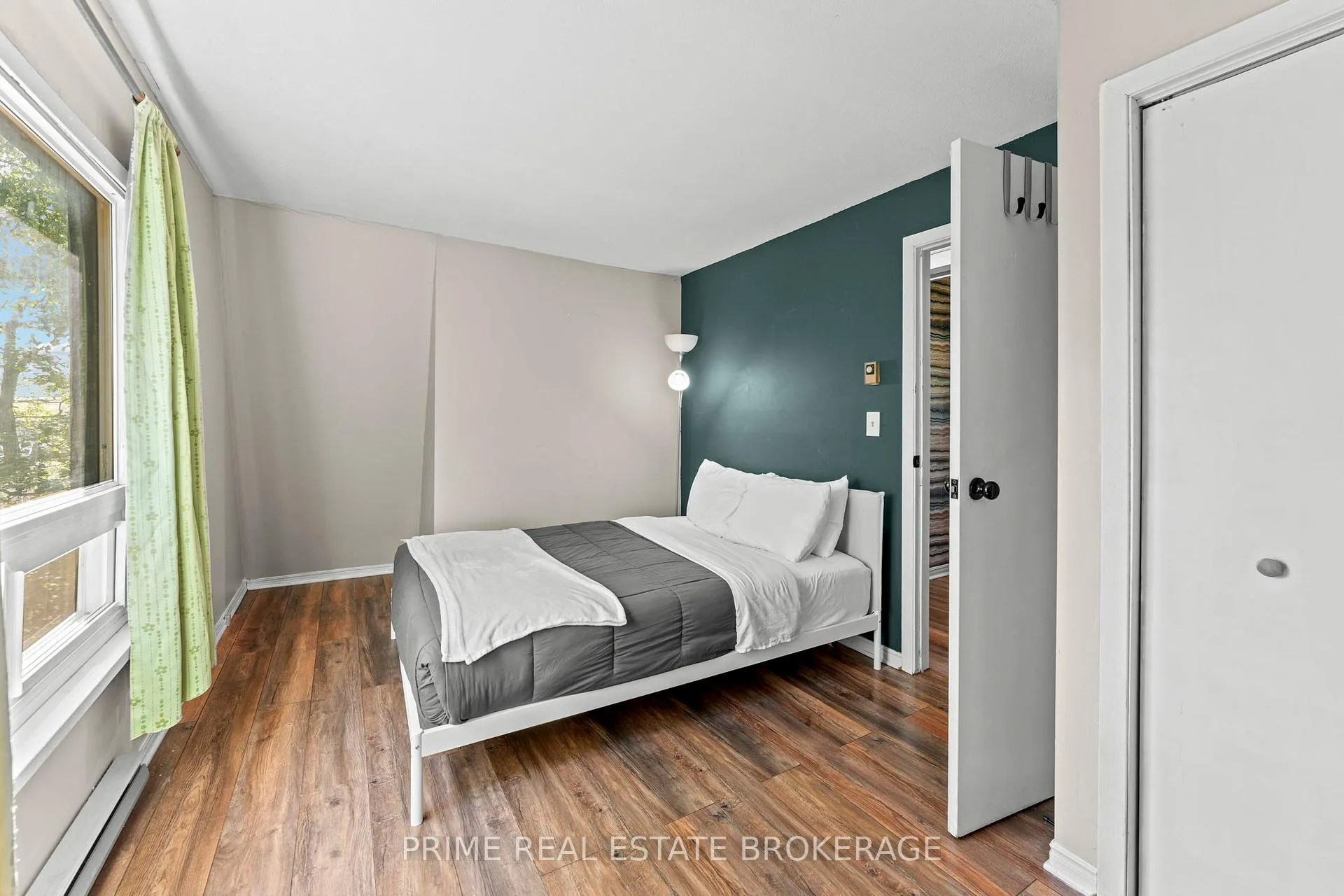 Photo 27 of 7166 Outer Drive, Lambton Shores, Port Franks — HOMEH