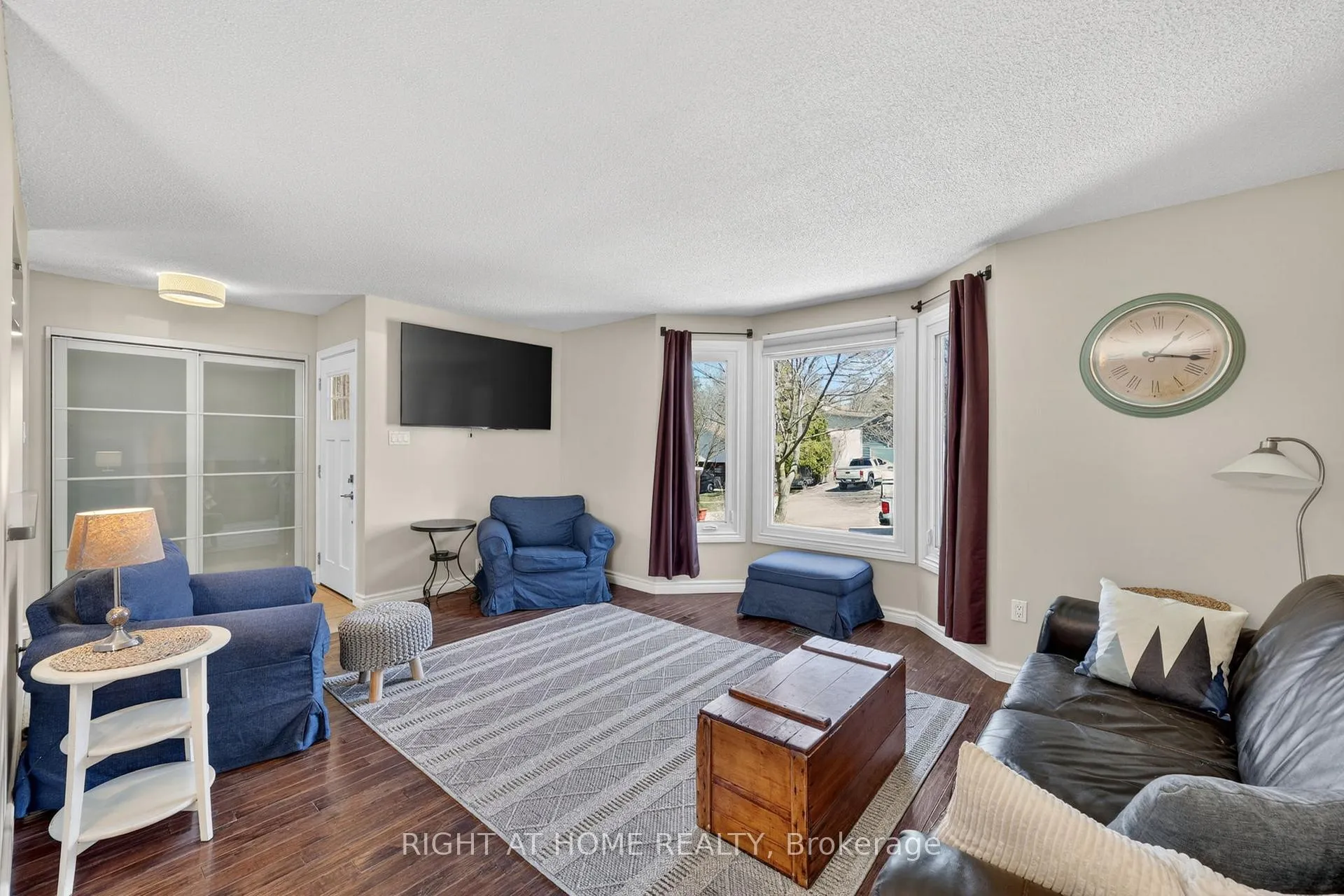 Photo 11 of 12 Elizabeth Street, Barrie, Ardagh — HOMEH