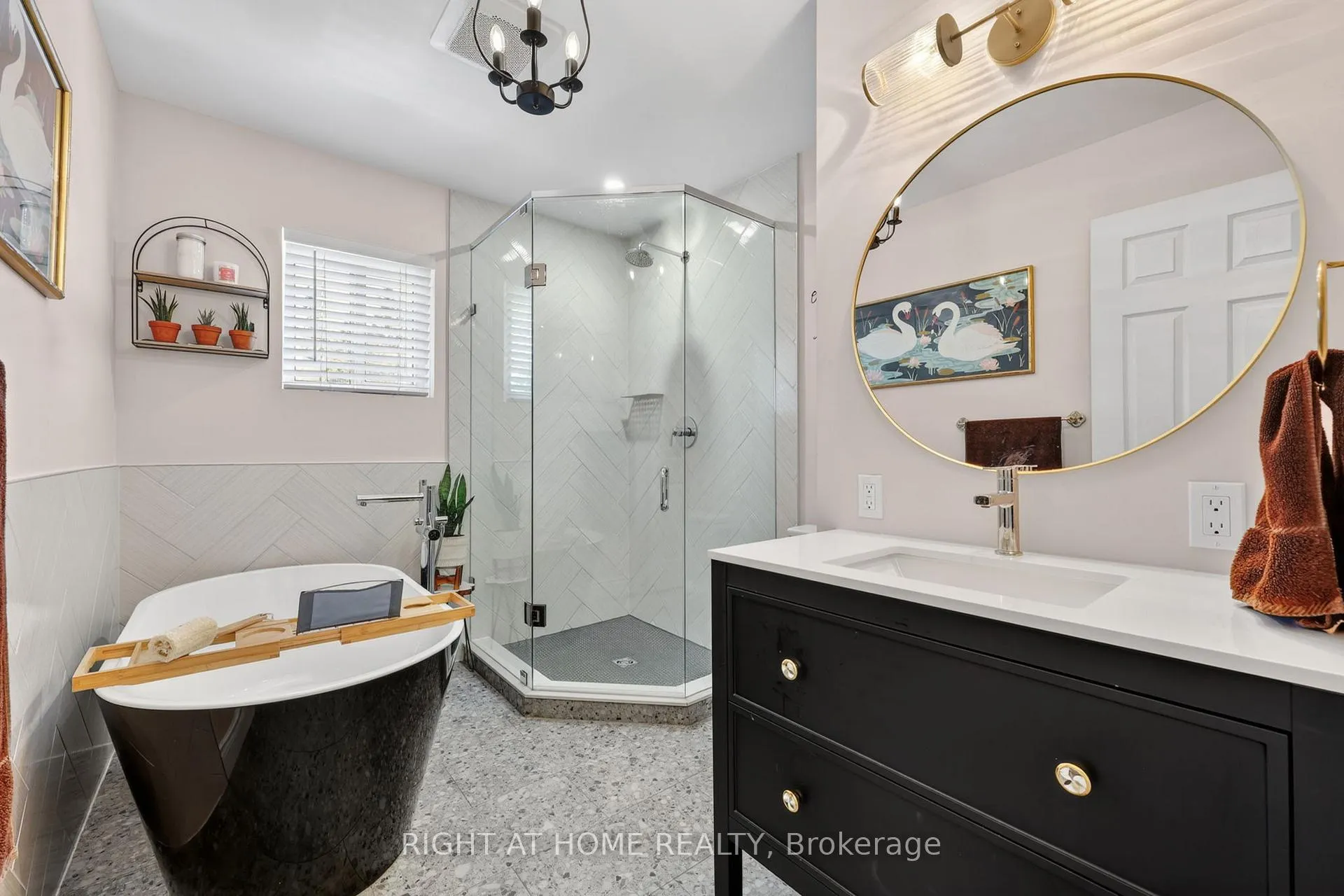 Photo 12 of 12 Elizabeth Street, Barrie, Ardagh — HOMEH