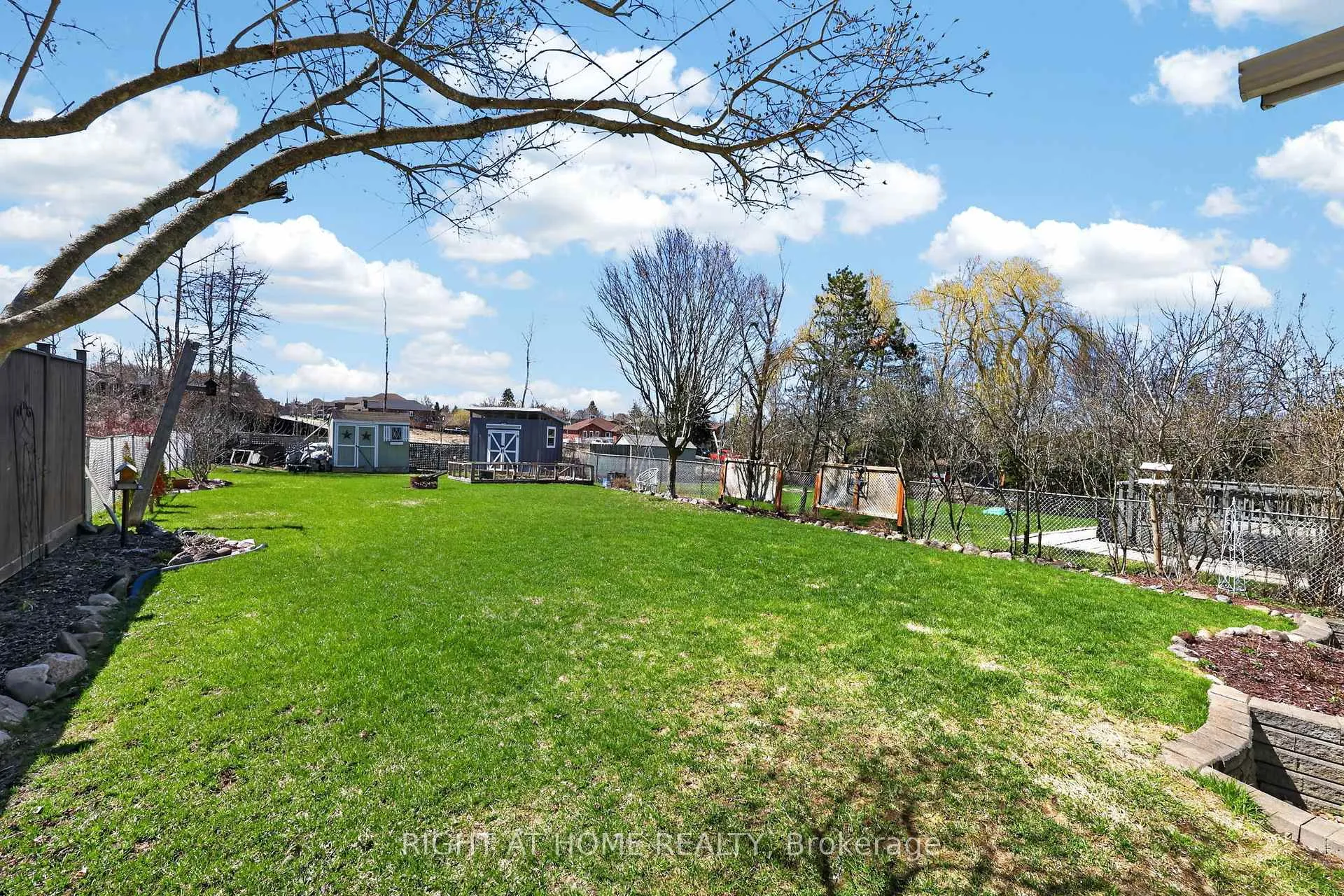 Photo 21 of 12 Elizabeth Street, Barrie, Ardagh — HOMEH