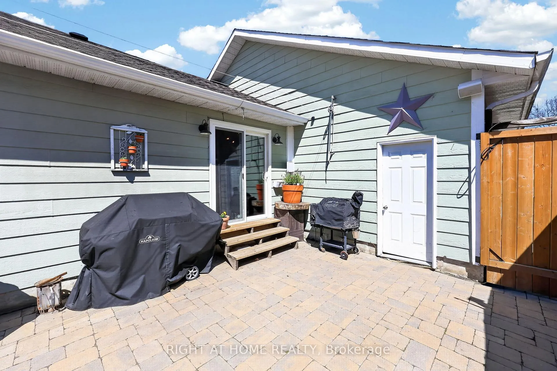 Photo 24 of 12 Elizabeth Street, Barrie, Ardagh — HOMEH
