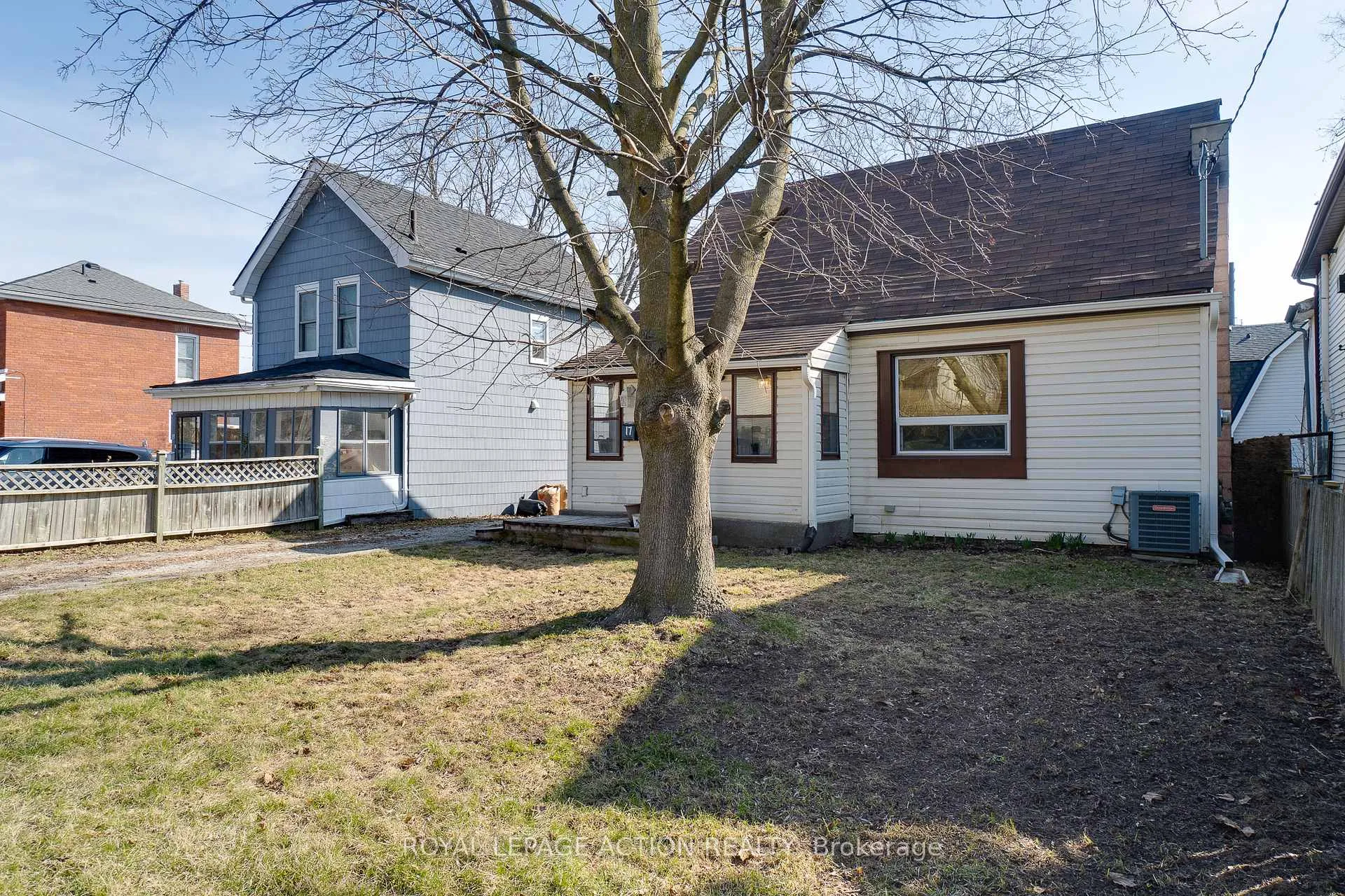 Photo 2 of 17 Drummond Street, Brantford — HOMEH