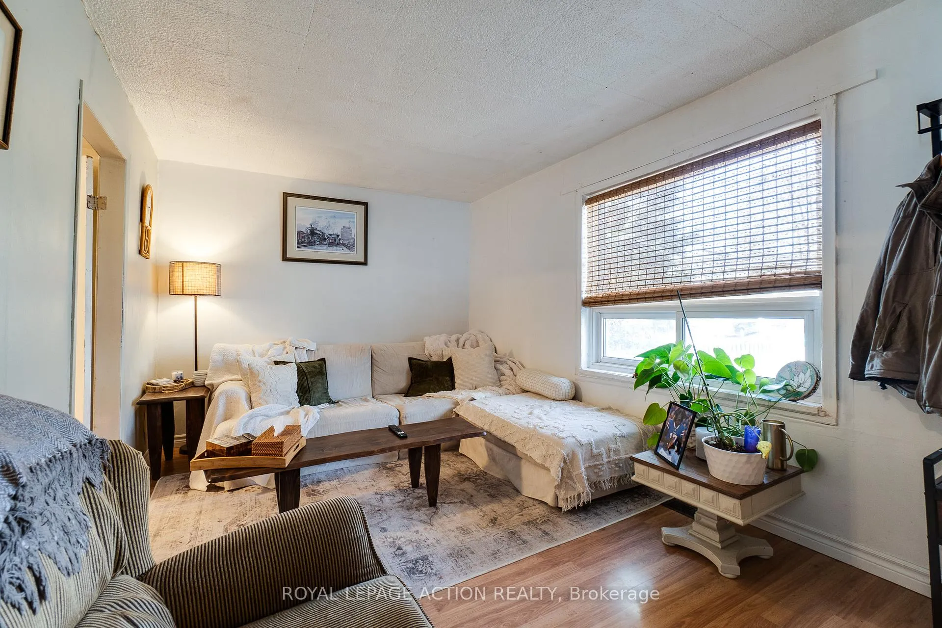 Photo 3 of 17 Drummond Street, Brantford — HOMEH