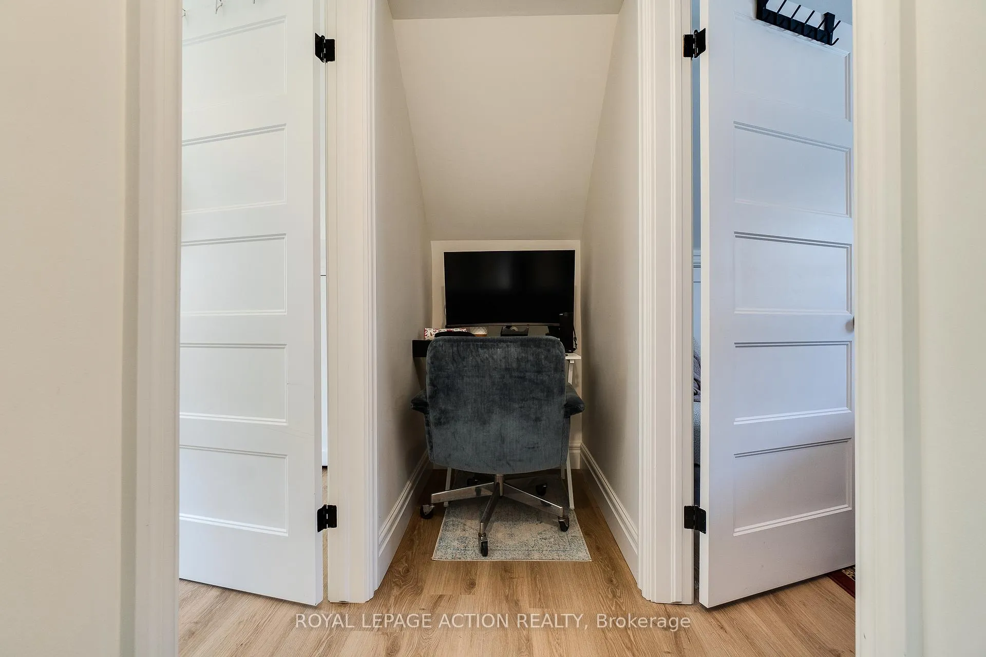 Photo 12 of 17 Drummond Street, Brantford — HOMEH