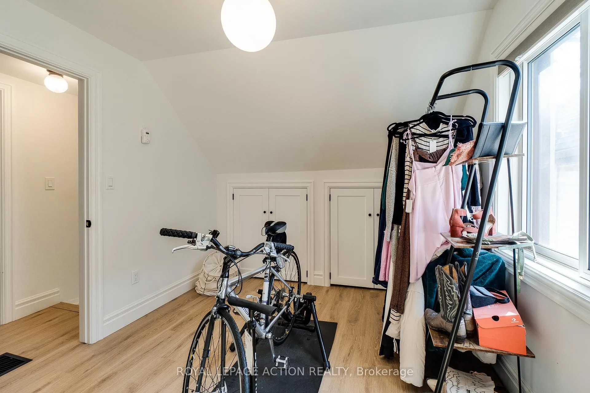 Photo 16 of 17 Drummond Street, Brantford — HOMEH