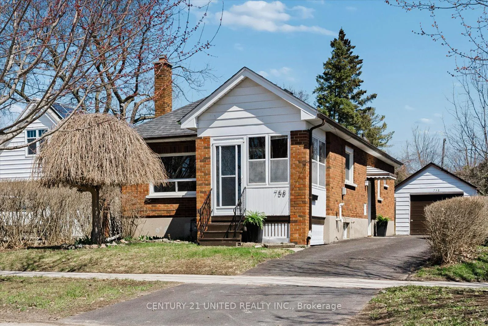 Photo 1 of 758 Bethune Street, Peterborough, Northcrest Ward 5 — HOMEH