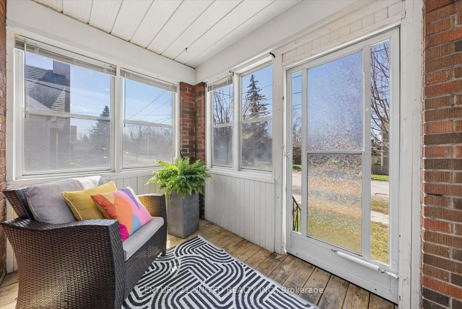 Photo 3 of 758 Bethune Street, Peterborough, Northcrest Ward 5 — HOMEH