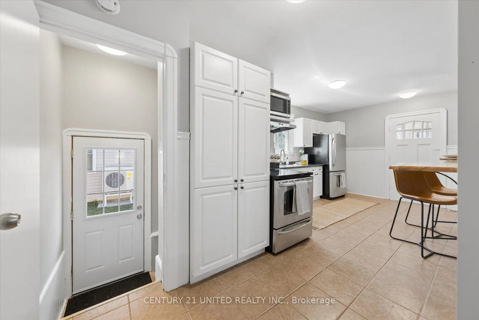 Photo 16 of 758 Bethune Street, Peterborough, Northcrest Ward 5 — HOMEH